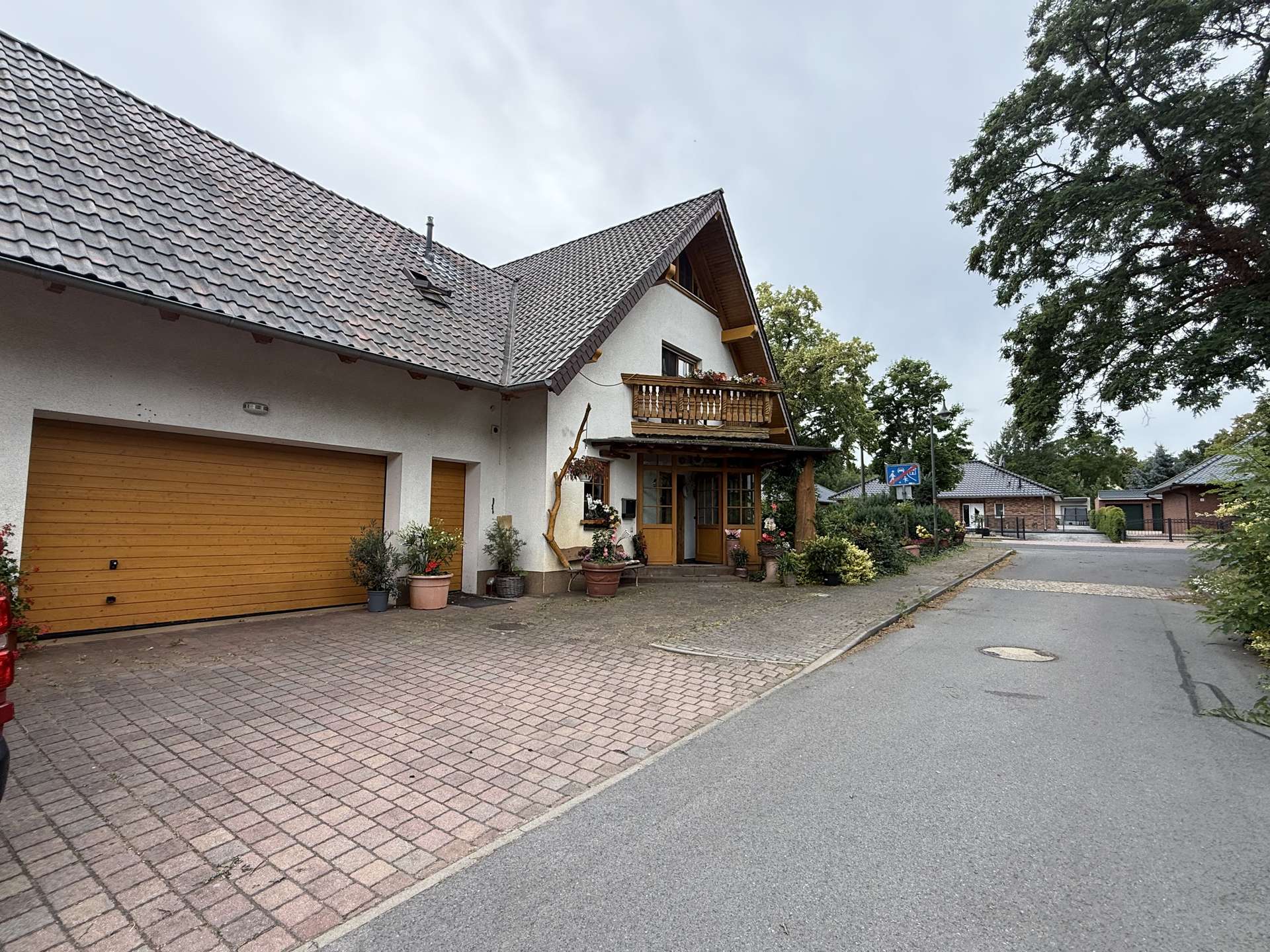 Berlin-nahe Lage: Stilvolles Einfamilienhaus mit Pool, Wintergarten & Solaranlage in Luckau - Bild 3
