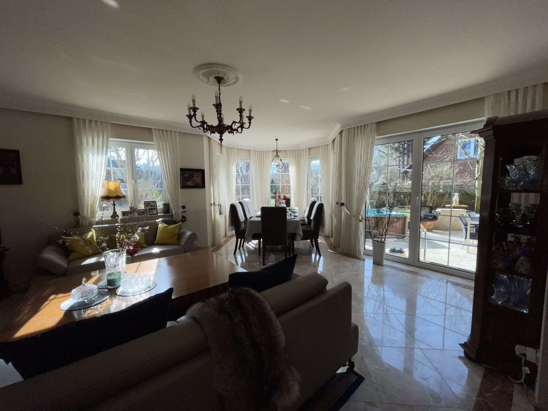 Exklusive Villa mit Sauna, 2 Garagen, Pool ca. 10 Min. von Berlin am Nieder Neuendorfer See! – Bild 6