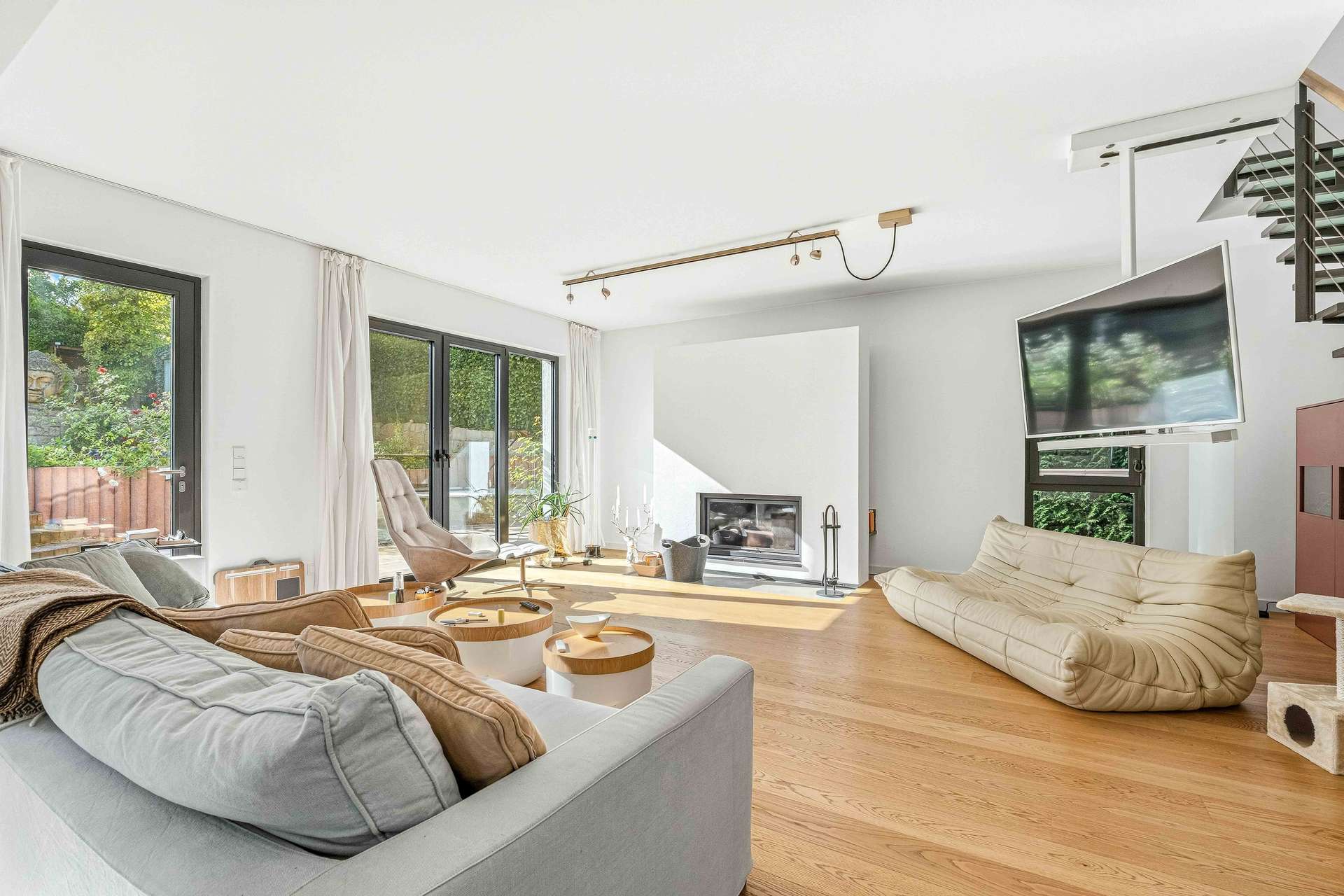 Villa in Topzustand und bester Lage! Luxuriös, modern, 9 Zimmer, Pool, Kamin, Sauna uvm. - Bild 4
