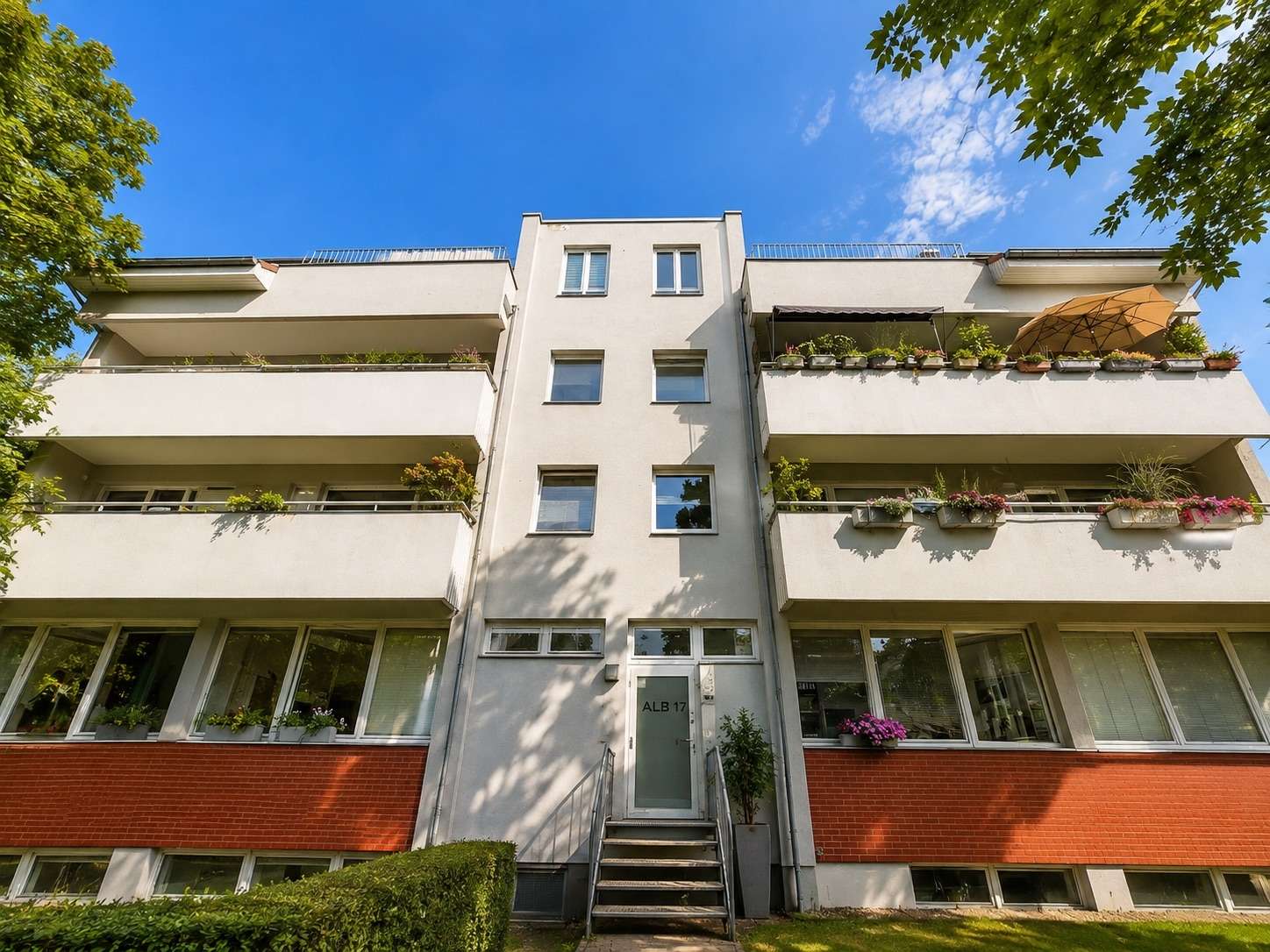 Hochwertig kernsaniertes 5 Zi. Apartment in begehrter Lage Lichterfelde & großzügigem Sonnenbalkon!