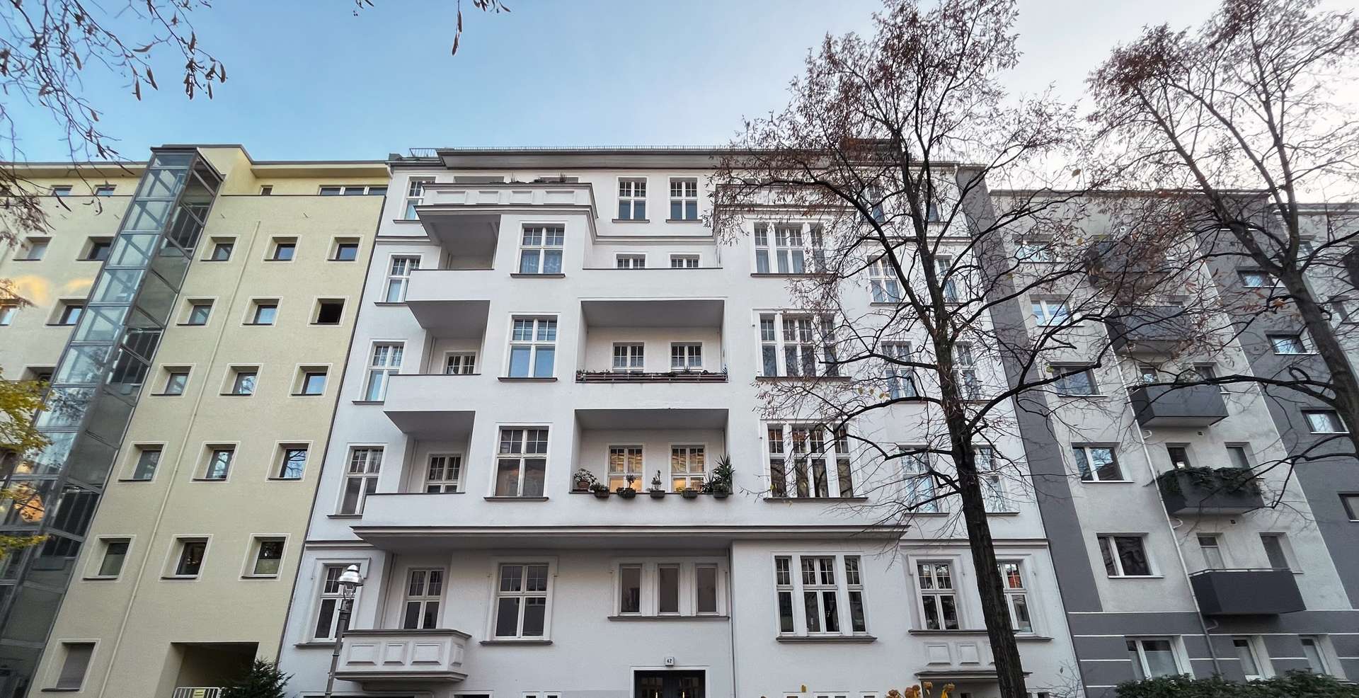4-Zimmer Altbauwohnung mit Balkon und Aufzug in begehrter Lage Nähe Ku'Damm