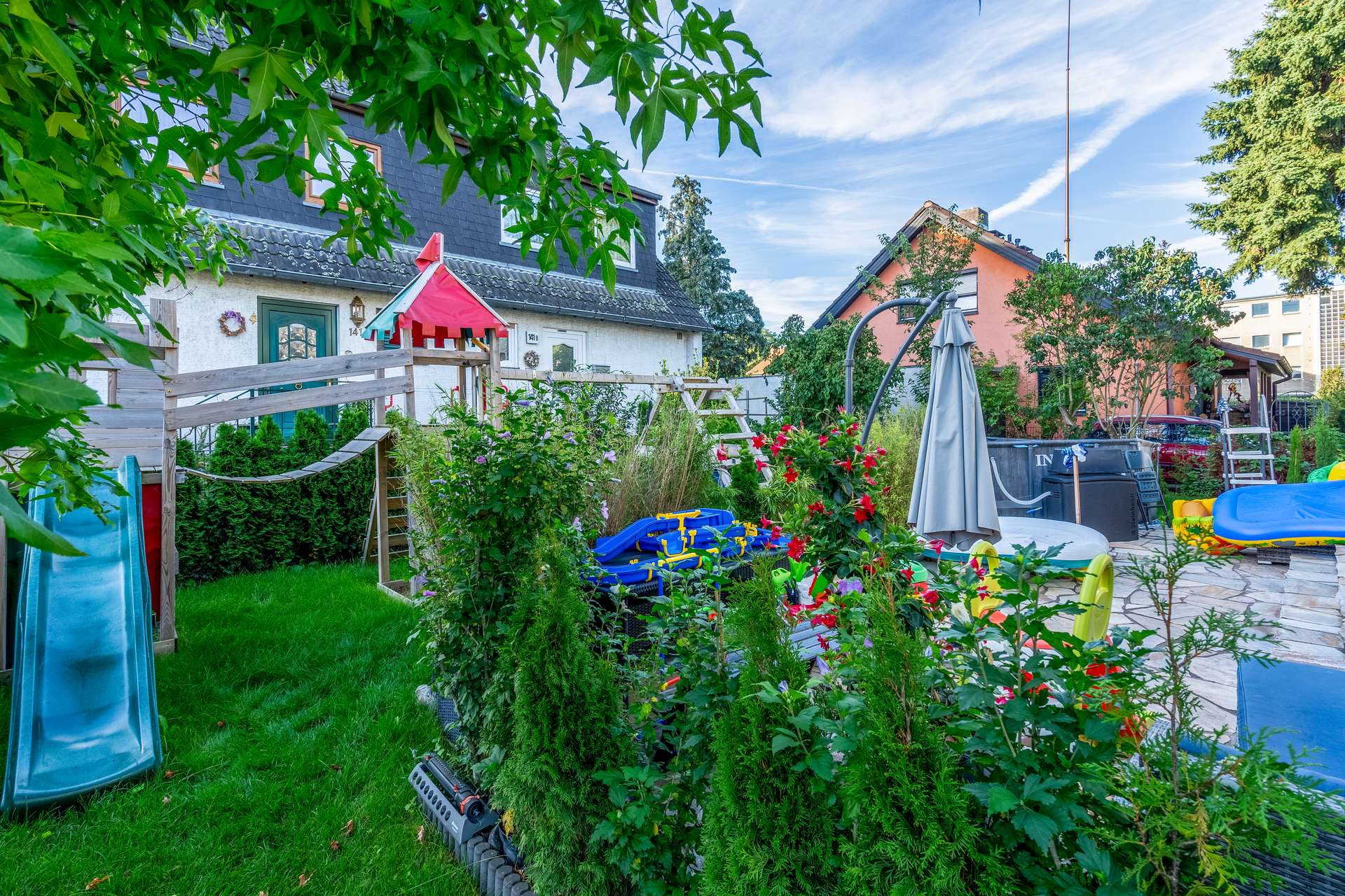 Großräumiges und modernes Einfamilienhaus mit Doppelgarage und Garten in Rudow - Bild 19
