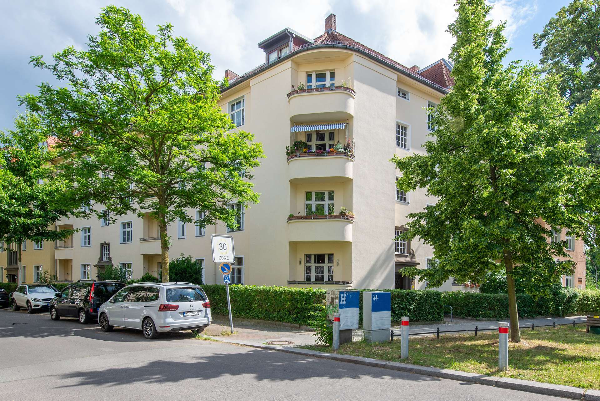 Stilvoll modernisierte Altbauwohnung mit Balkon am Stadtpark Steglitz - Bild 17