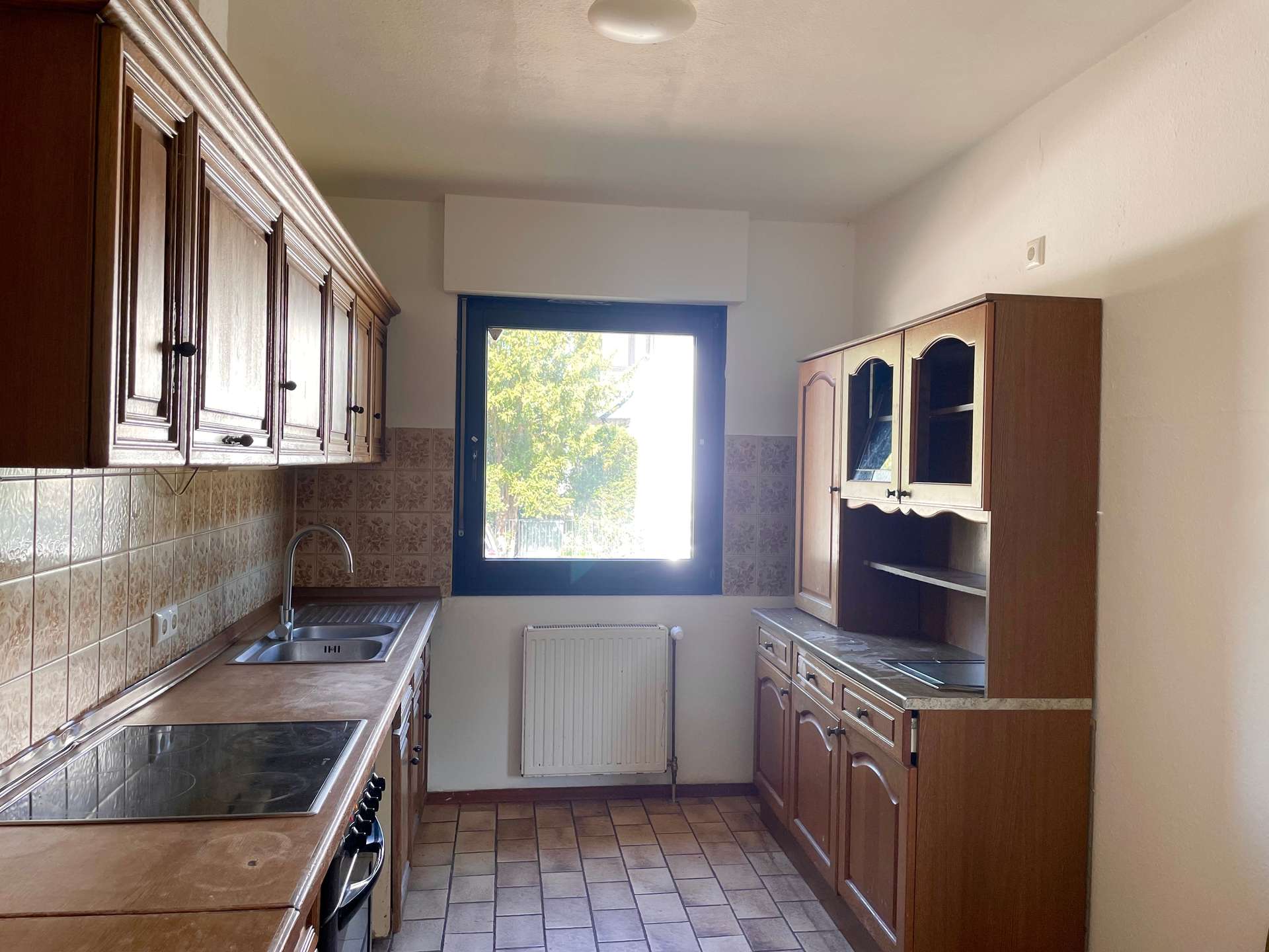 Bezugsfreies Familienhaus mit Garage, Garten, Sonnenterrasse und Keller in der Wilhelmstadt - Bild 7