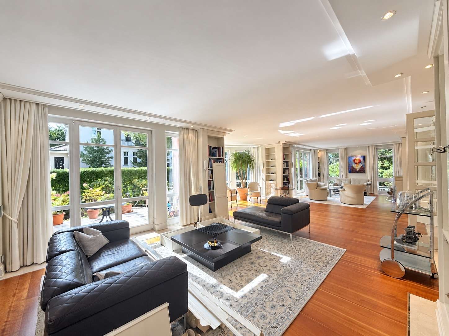 Haus im Haus! Einzigartiger Luxus mit Privatgarten: 6 Zi., Kamin uvm. in Bestlage - Bild 7
