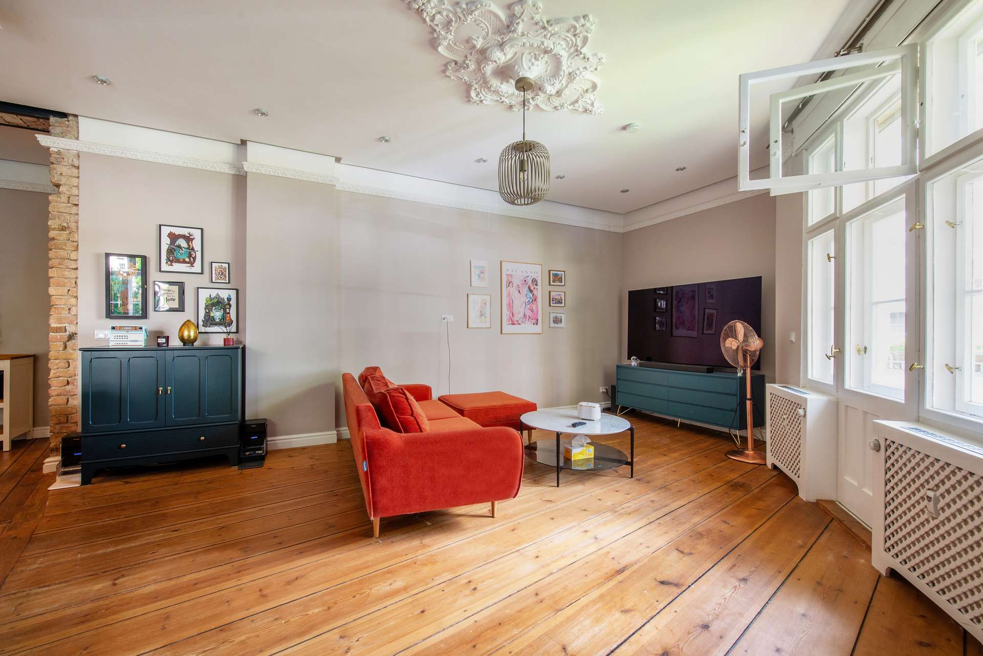 Stilvoll modernisierte Altbauwohnung mit Balkon am Stadtpark Steglitz - Bild 1