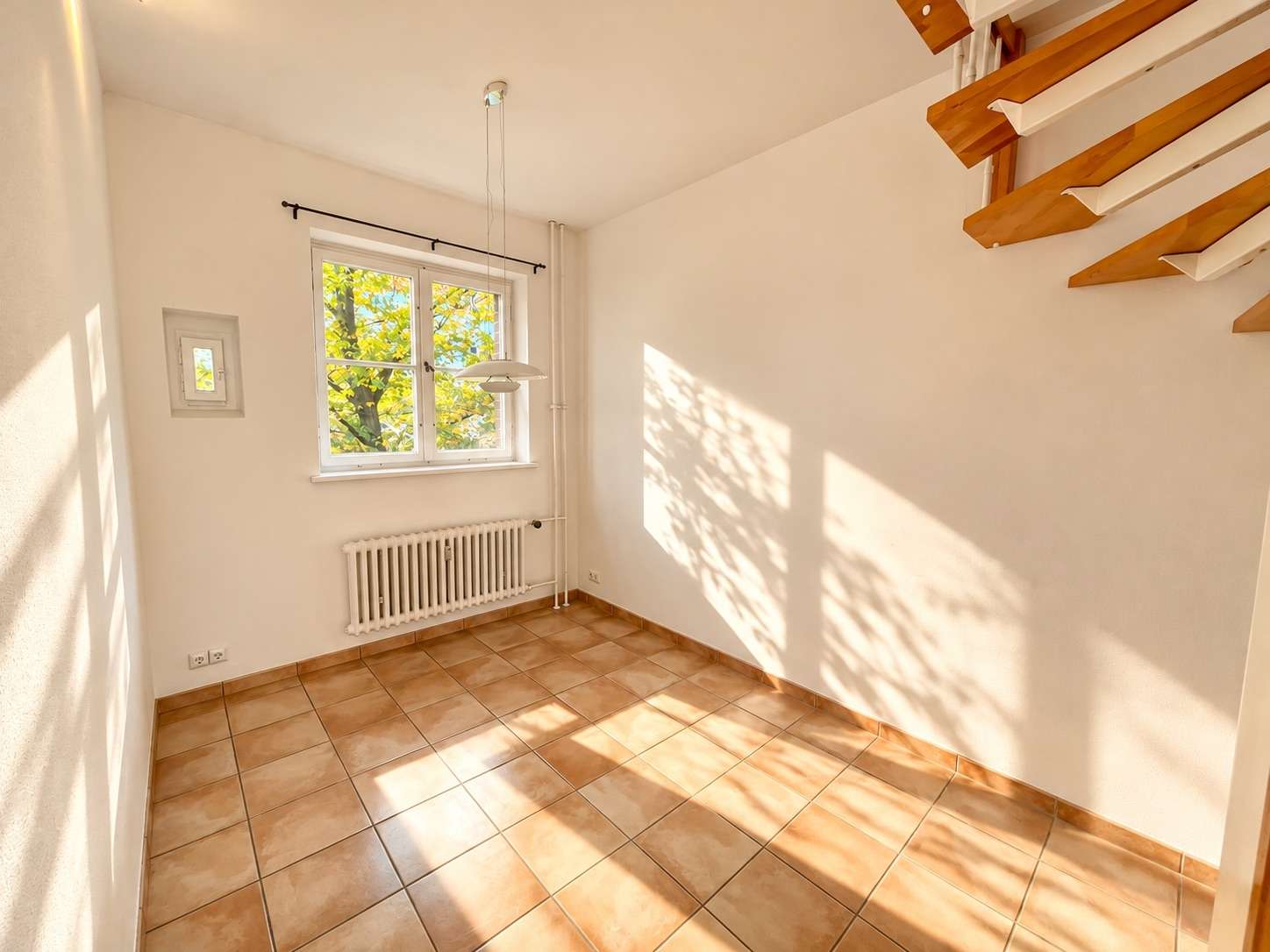 Wohnen auf zwei hellen Ebenen – Maisonette Wohnung mit zwei Sonnenbalkonen nahe den Ceciliengärten! - Bild 8