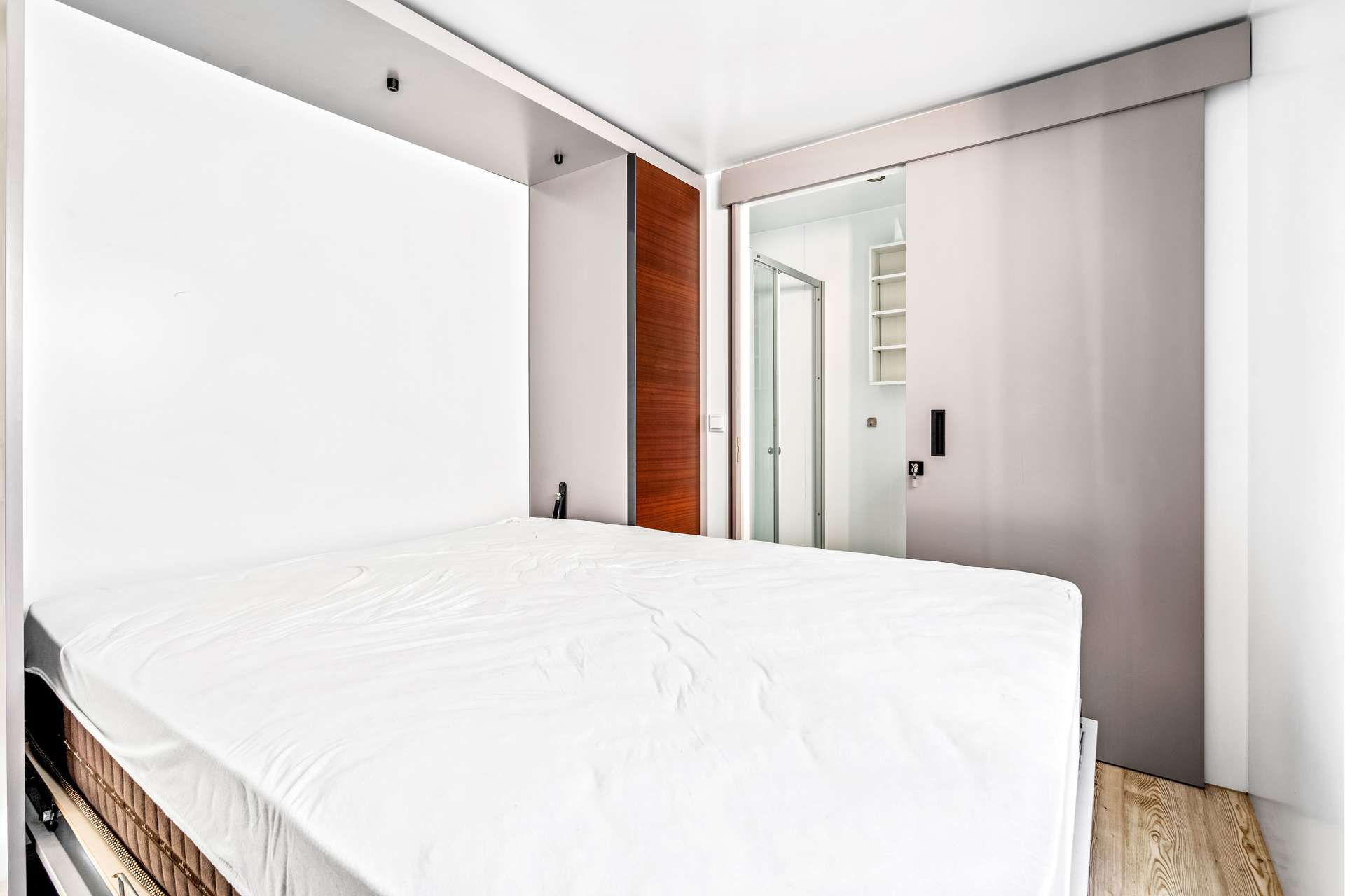 Wohnen auf dem Wasser in Potsdam City: hochwertig ausgestattetes Hausboot mit ca. 110 qm NFL – Bild 7