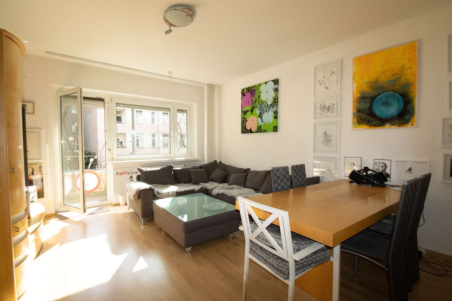 Bezugsfrei nahe KaDeWe: Helle Citywohnung mit ruhigem Balkon und Aufzug