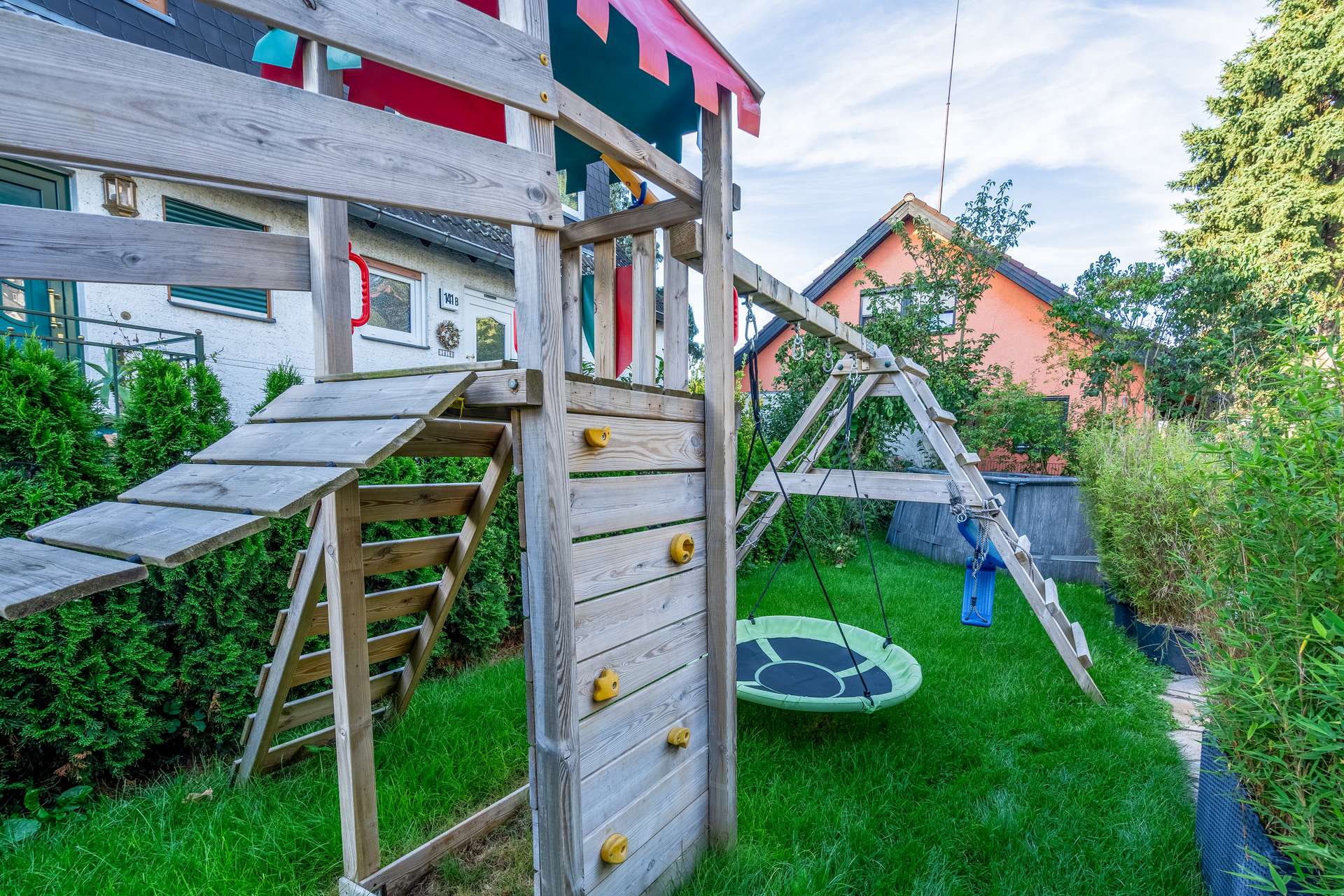 Großräumiges und modernes Einfamilienhaus mit Doppelgarage und Garten in Rudow - Bild 18