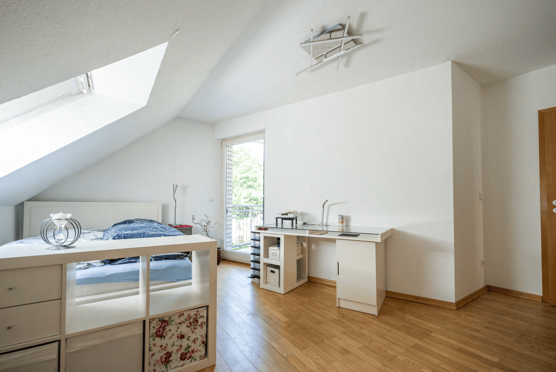 Hochwertiges Einfamilienhaus mit stilvollem Wohnkonzept auf 500m2 Grundstück in zentraler Lage! - Bild 19