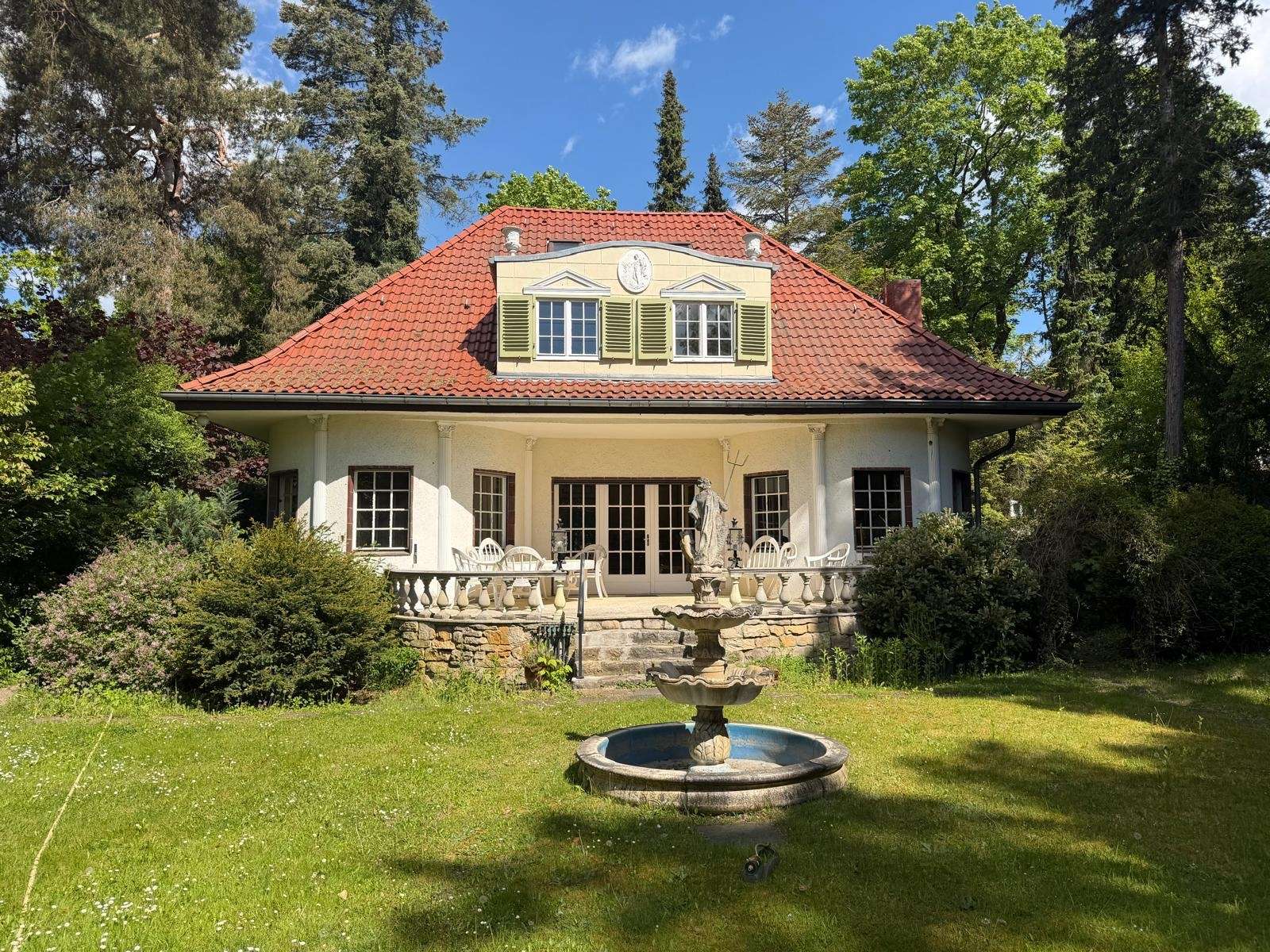 Repräsentatives Anwesen mit Sanierungspotential in exklusiver Lage von Wannsee