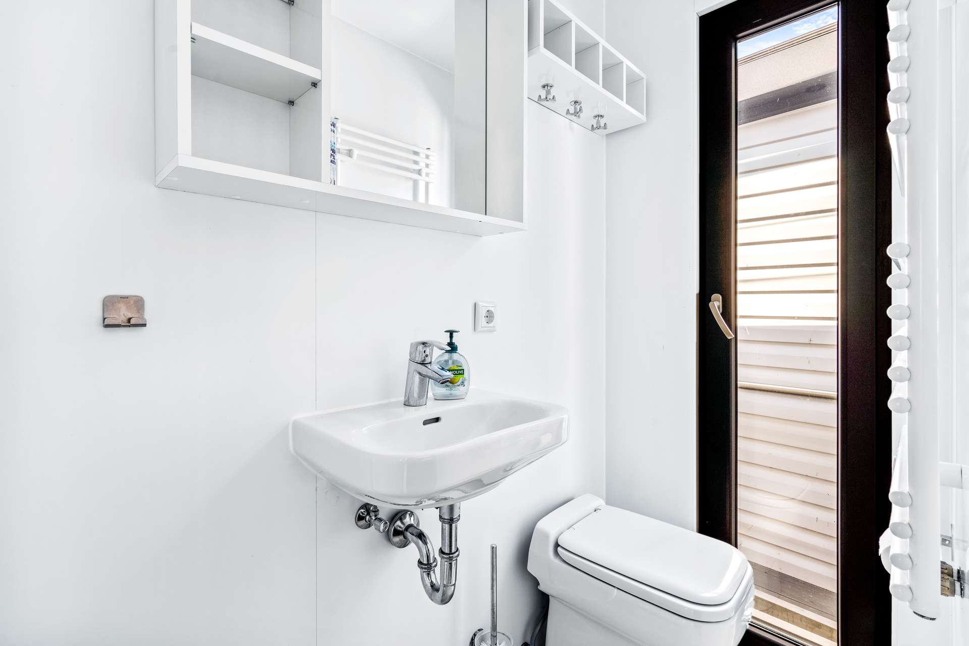 Wohnen auf dem Wasser in Potsdam City: hochwertig ausgestattetes Hausboot mit ca. 110 qm NFL – Bild 9