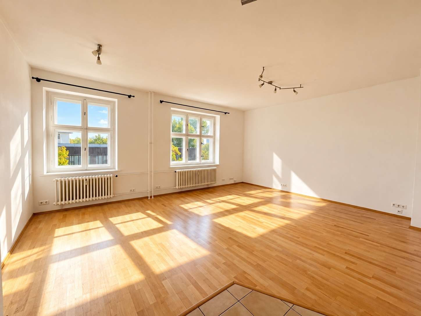 Wohnen auf zwei hellen Ebenen – Maisonette Wohnung mit zwei Sonnenbalkonen nahe den Ceciliengärten! - Bild 2