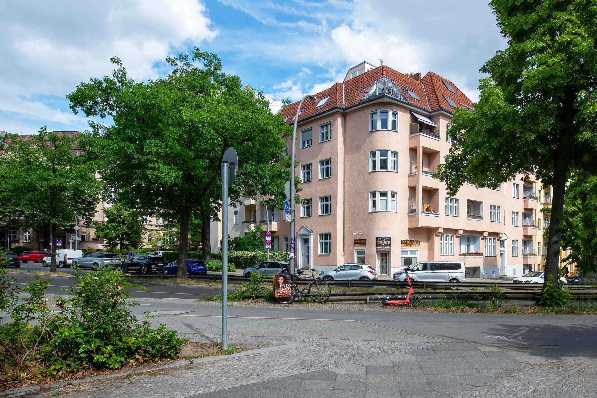 Stilvoll modernisierte Altbauwohnung mit Balkon am Stadtpark Steglitz - Bild 16