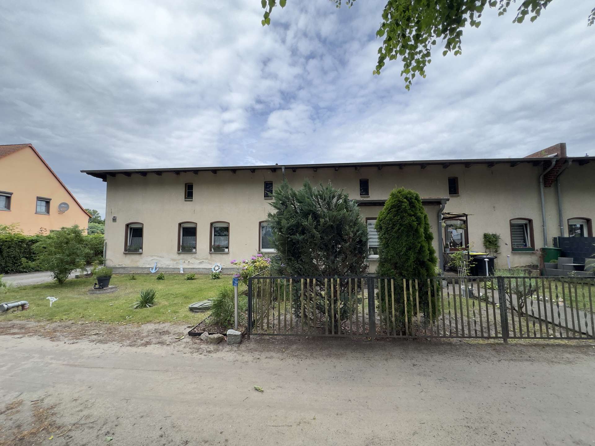 Vollvermietetes Mehrfamilienhaus mit Mietsteigerungspotential bei IST-Faktor 13,33 - Bild 2