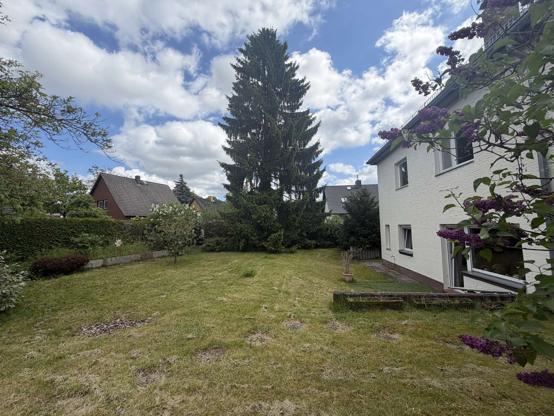 Charmantes Ein- oder Zweifamilienhaus mit großem Garten & Ausbaureserve in begehrter Lage - Bild 2