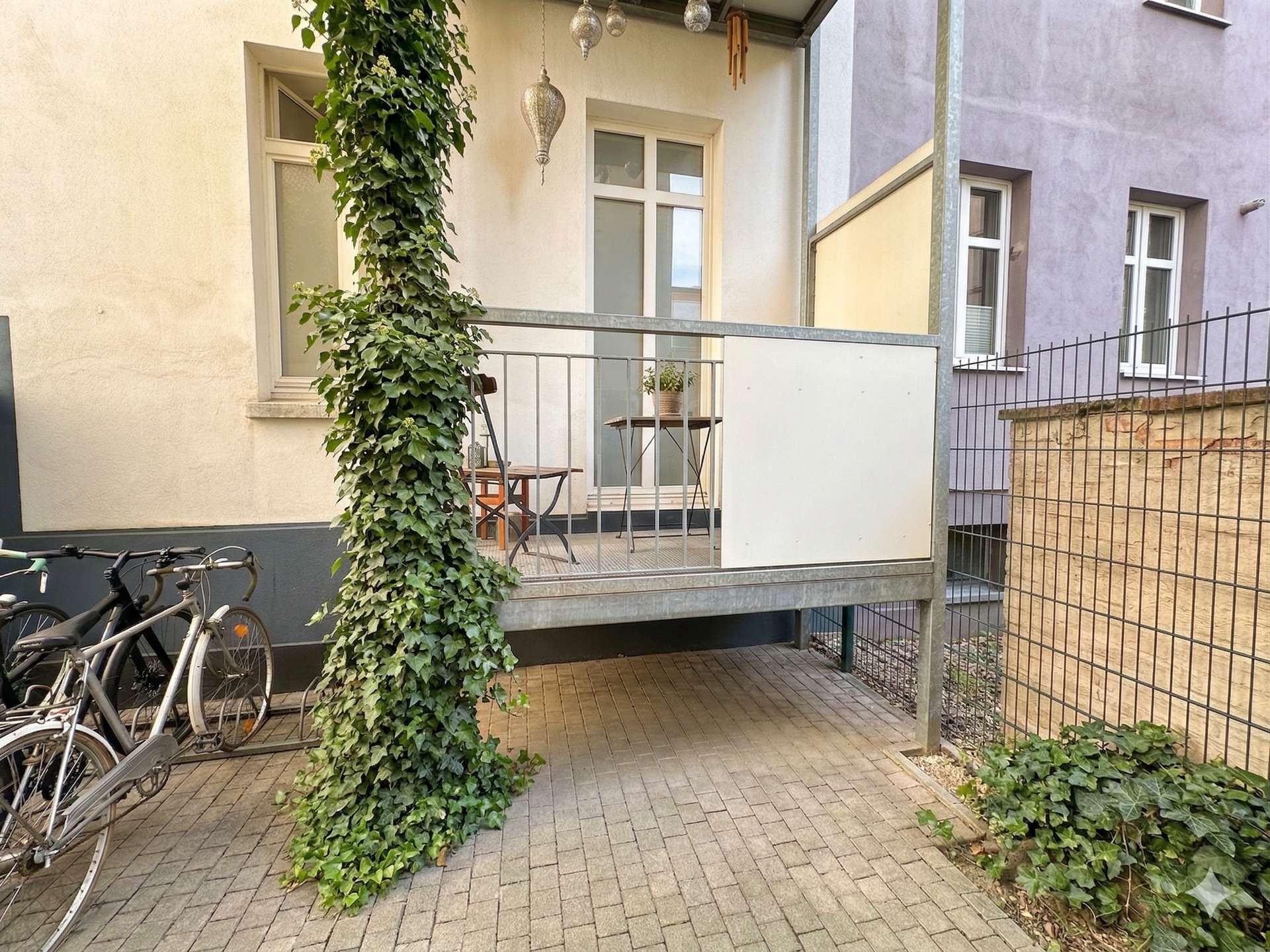 Traumhaft sanierte Wohnung mit Balkon in bester Lage von Berlin-Mitte – Bild 8