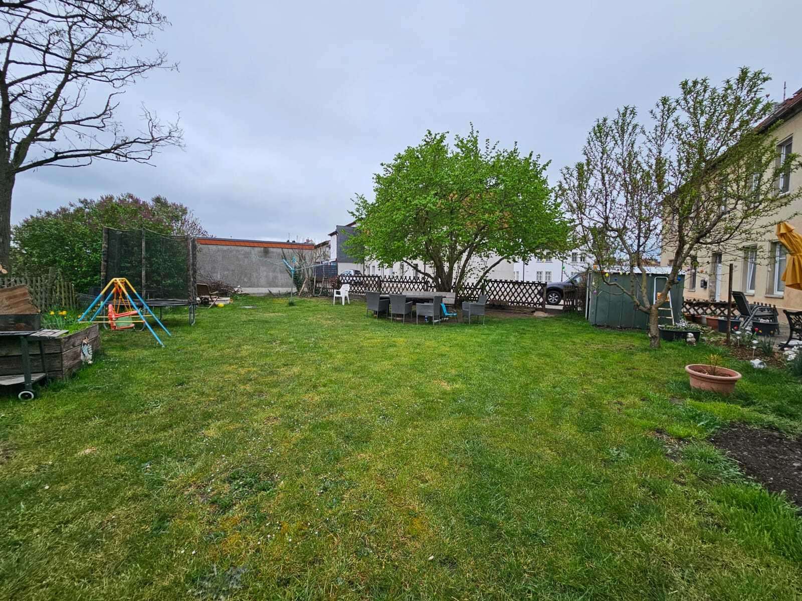 Attraktives Mehrfamilienhaus mit Ausbaupotential als ideales Renditeobjekt – Bild 2