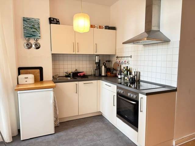 BEZUGSFREI: Modernisierte Altbauwohnung mit Aufzug in Kreuzkölln – ideal für Eigennutzer & Anleger - Bild 2