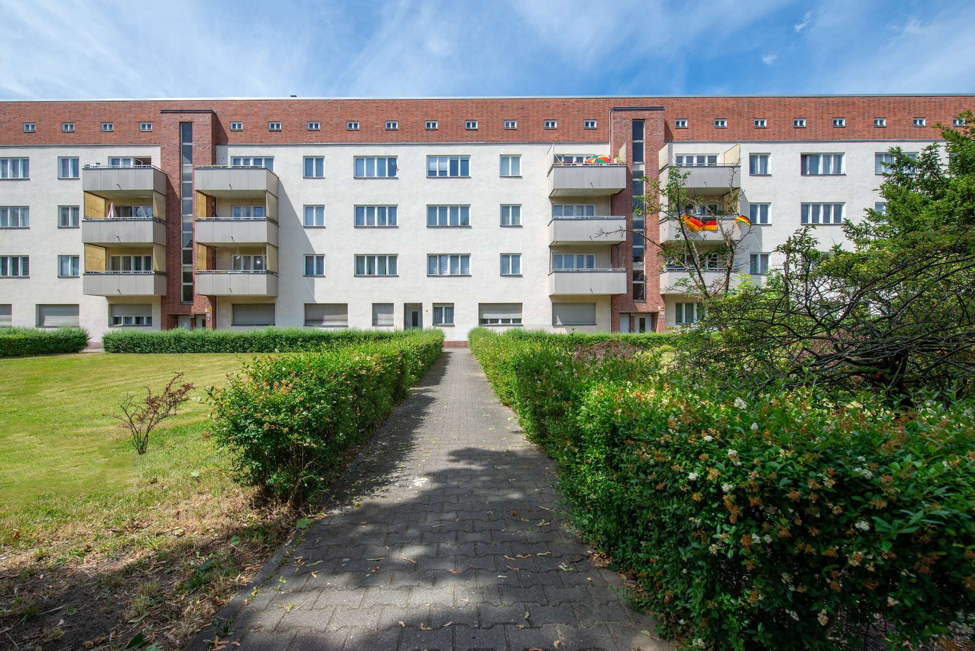 Kernsanierte 2-Zimmer-Wohnung mit Balkon in denkmalgeschütztem Altbau in Berlin-Reinickendorf - Bild 7