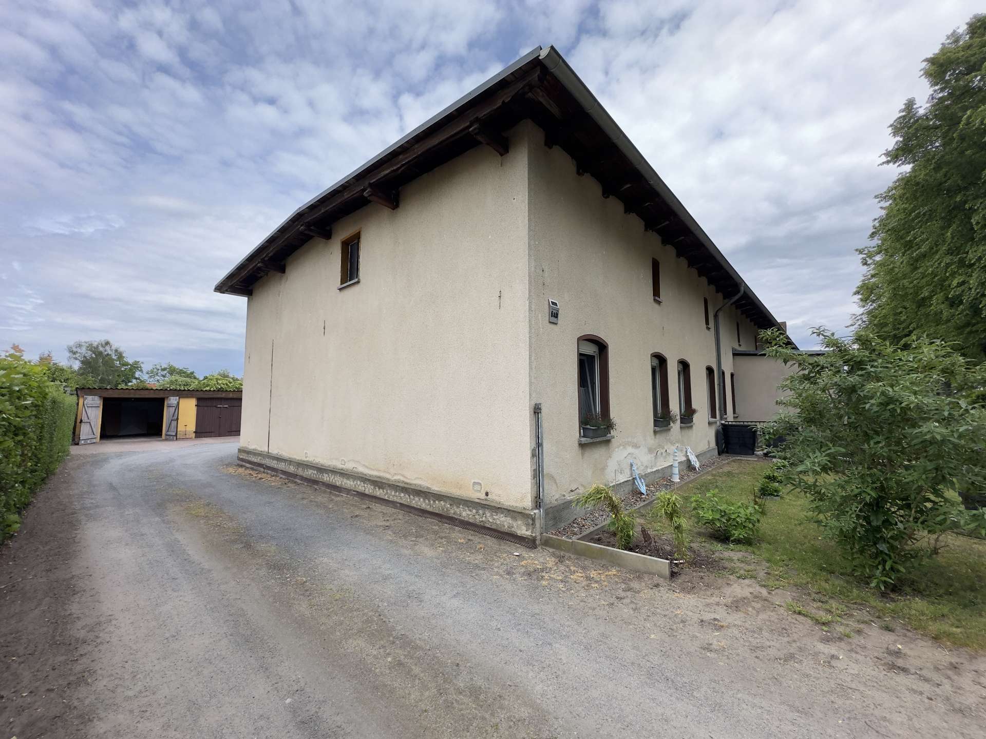 Vollvermietetes Mehrfamilienhaus mit Mietsteigerungspotential bei IST-Faktor 13,33 - Bild 3