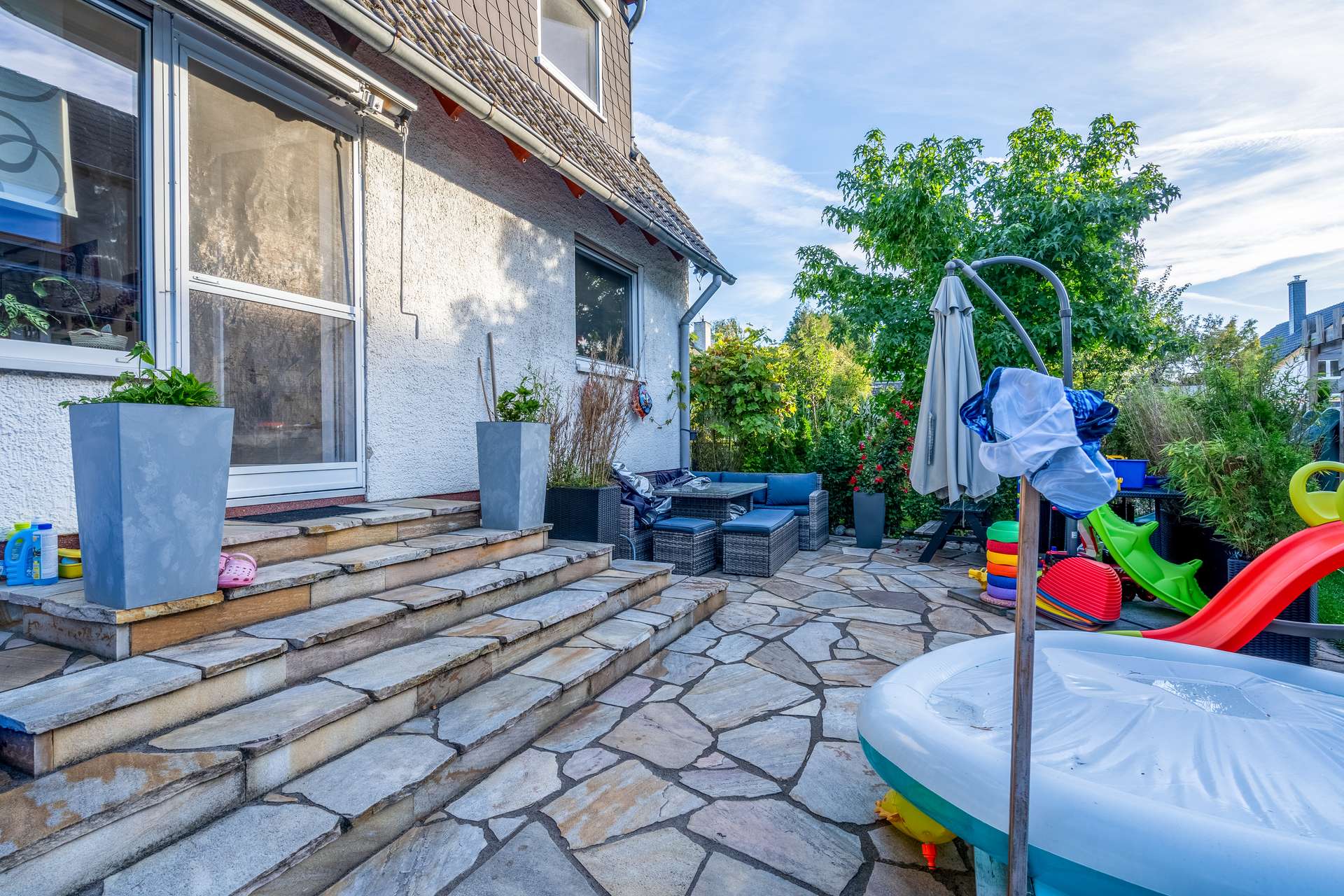 Großräumiges und modernes Einfamilienhaus mit Doppelgarage und Garten in Rudow - Bild 17