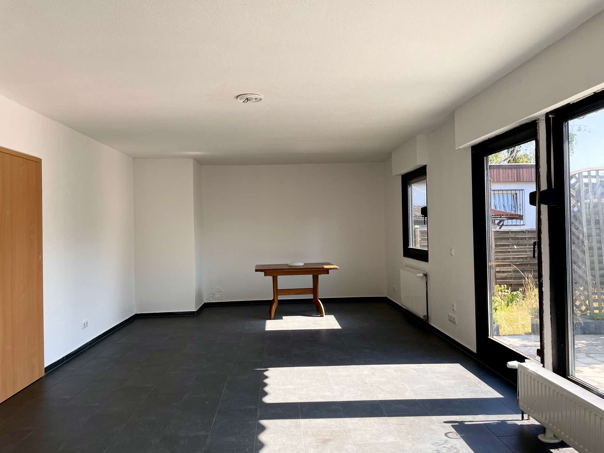 Bezugsfreies Familienhaus mit Garage, Garten, Sonnenterrasse und Keller in der Wilhelmstadt - Bild 6