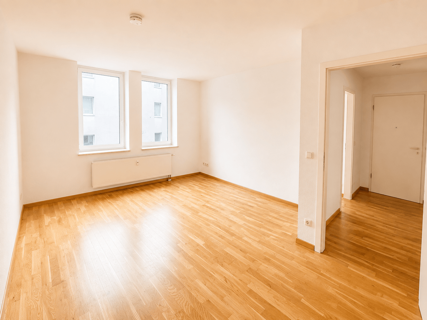 Sofort bezugsbereit! Lichtdurchflutete 2-Zimmer-Wohnung mit Balkon in begehrter Wohnlage! - Bild 4