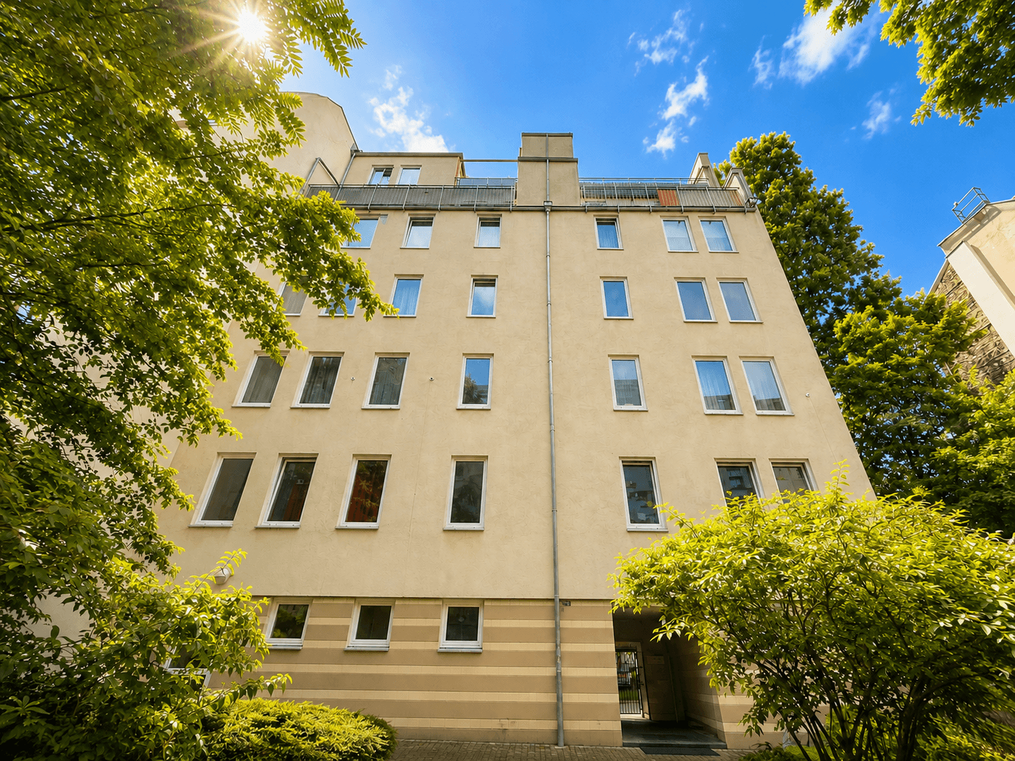 Sofort bezugsbereit! Lichtdurchflutete 2-Zimmer-Wohnung mit Balkon in begehrter Wohnlage! - Bild 9