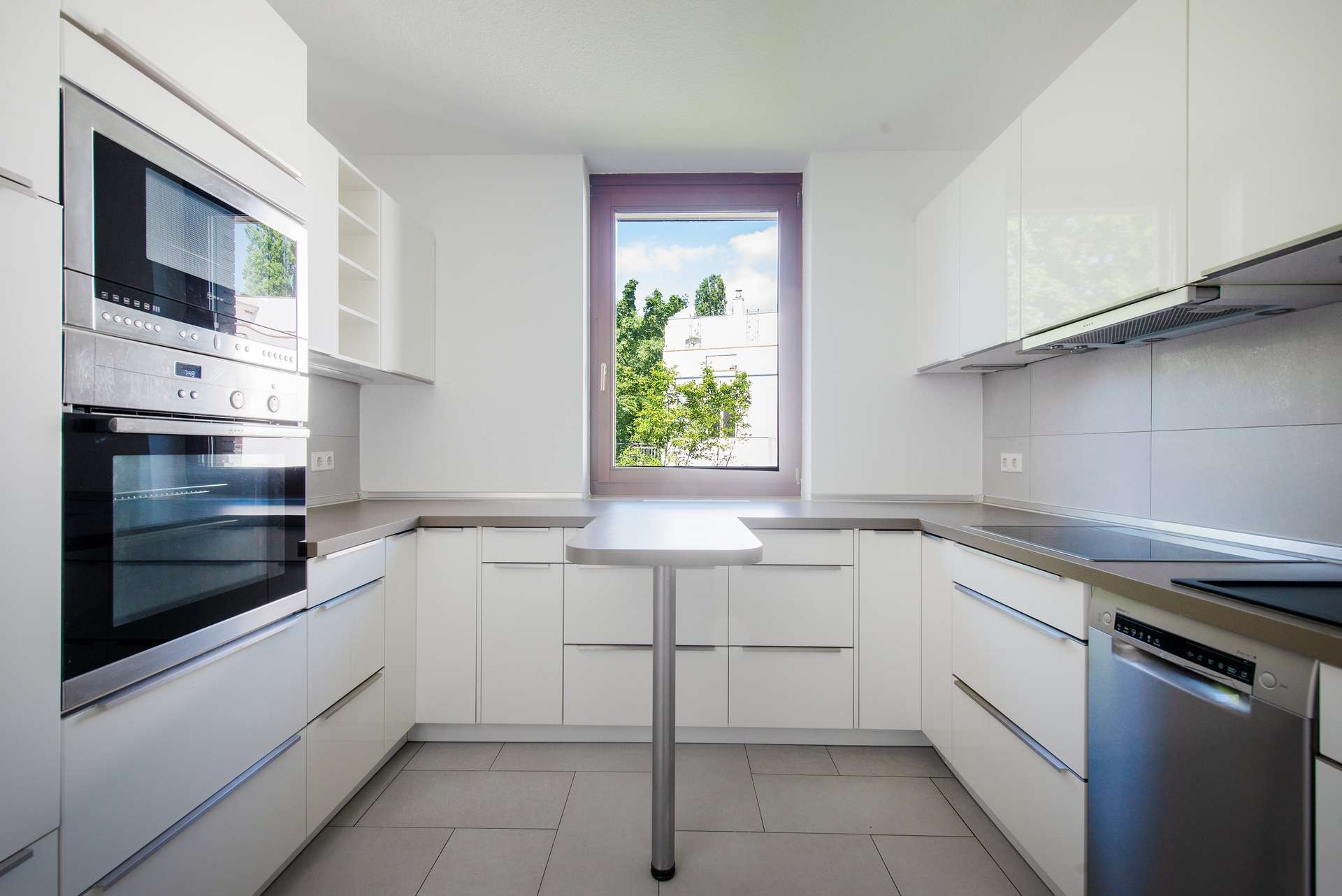 Exklusive 3-Zimmer-Wohnung mit Wasserblick, Balkon, Stellplatz und Aufzug in Alt-Stralau - Bild 9
