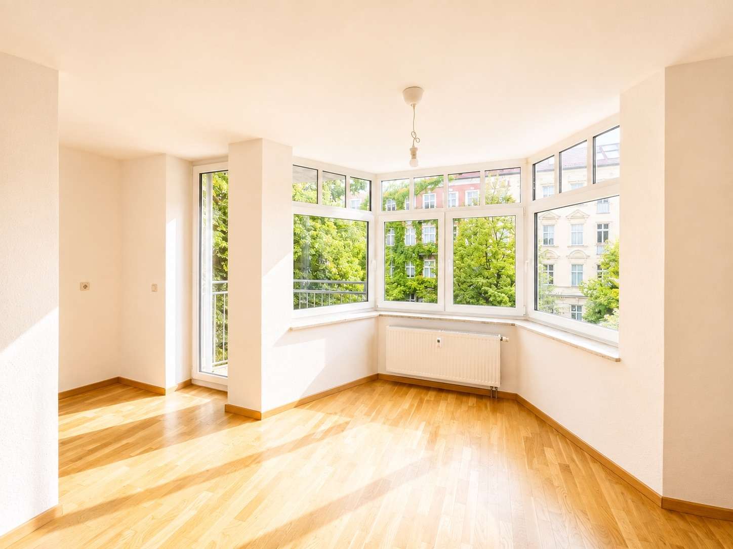 Lichtdurchflutete 2 Zi. Wohnung in Prenzlauer Berg - Aufzug, Balkon, EBK inklusive! - Bild 3