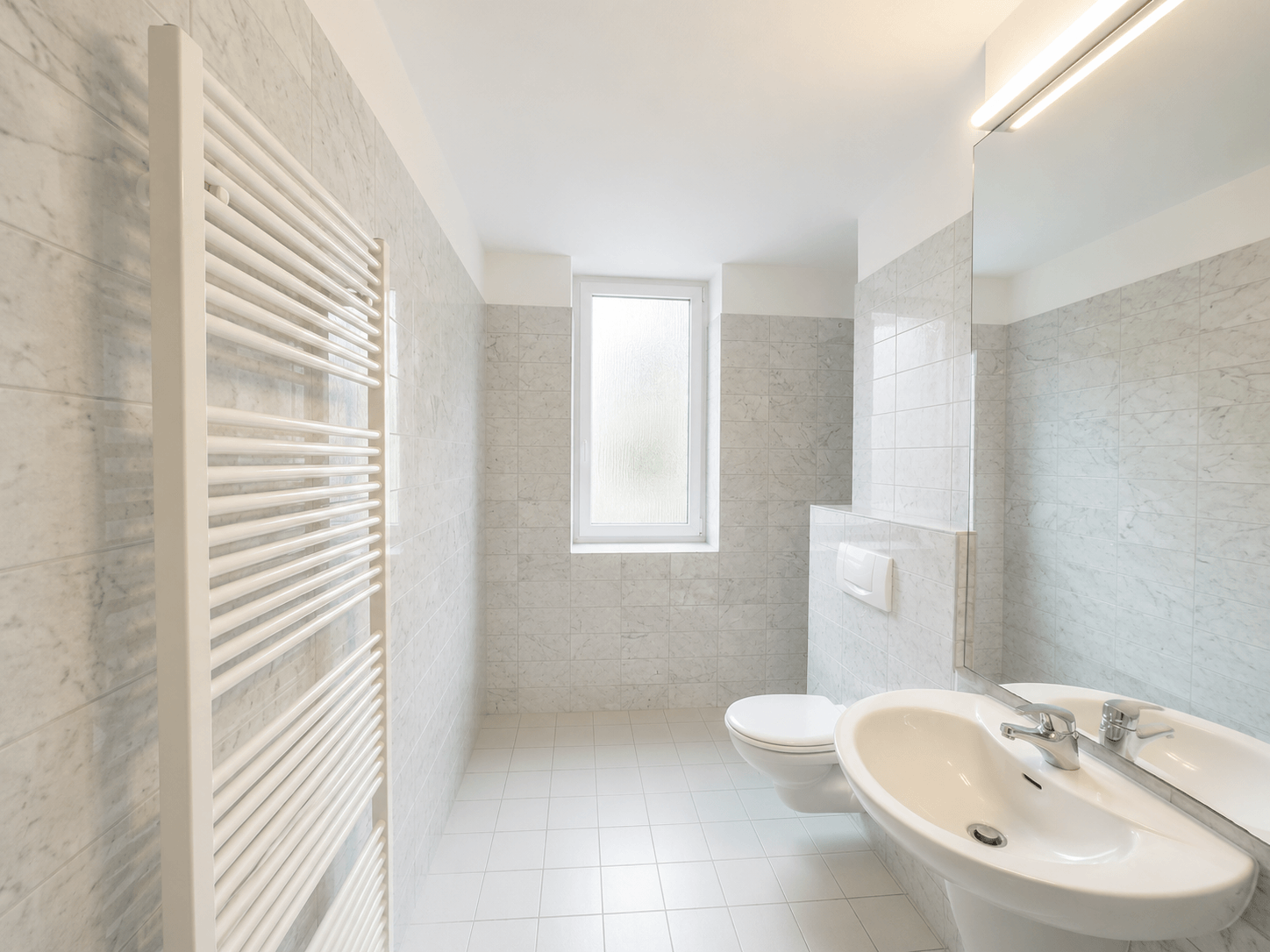 Sofort bezugsbereit! Lichtdurchflutete 2-Zimmer-Wohnung mit Balkon in begehrter Wohnlage! - Bild 5
