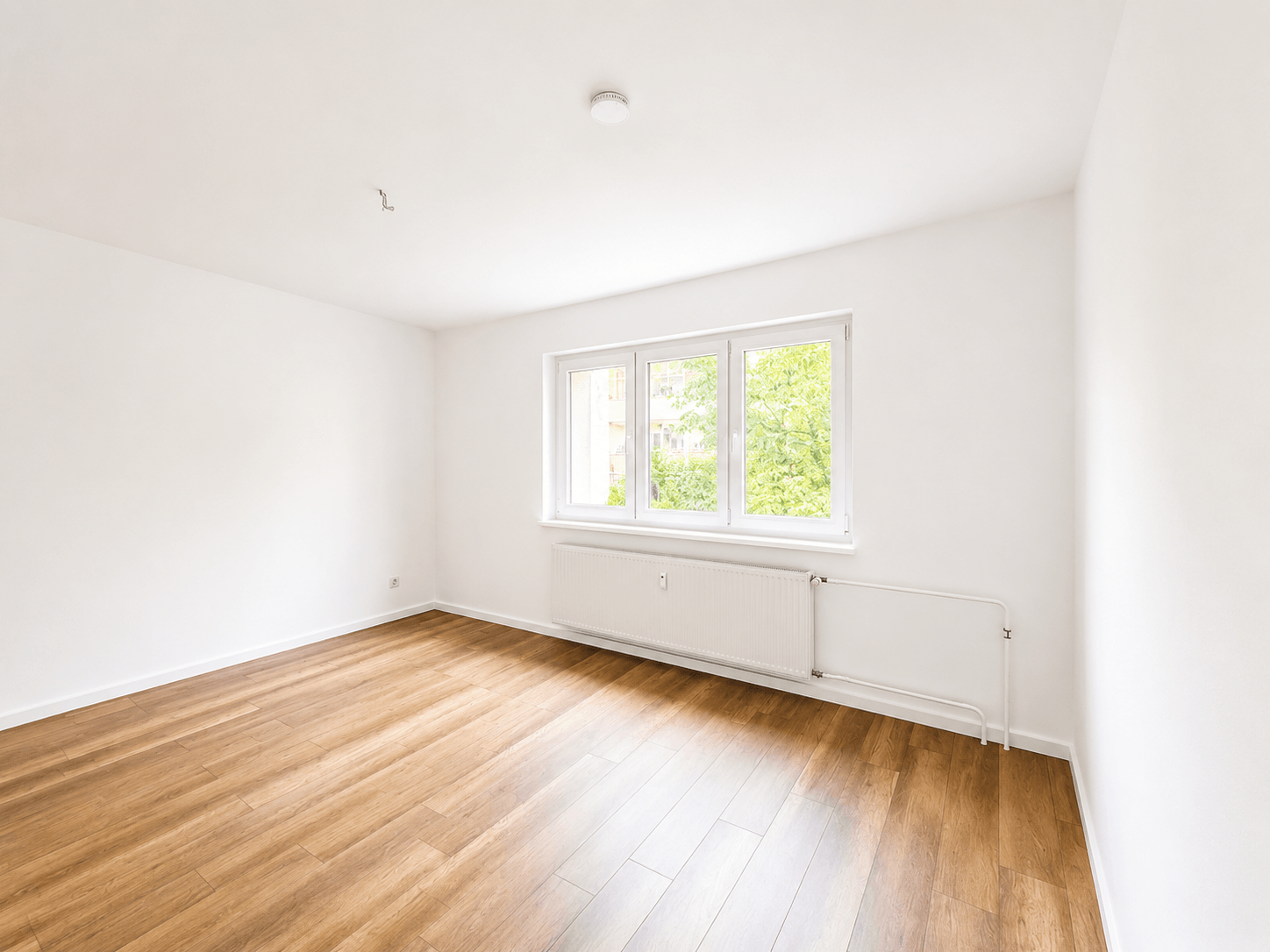 Sofort bezugsfrei! 2 Zimmer + große Wohnküche - Südwest in sehr begehrter Lage - Bild 2