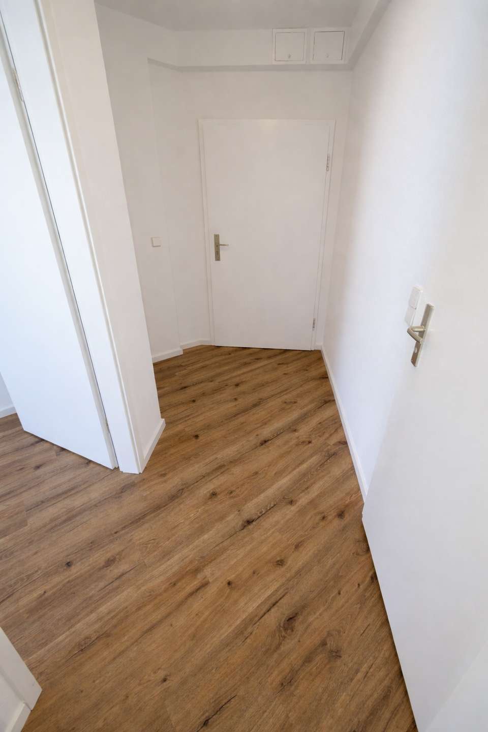 Modernisierte 1,5-Zimmer-Wohnung mit Balkon in gefragter Lage - nahe Adlershof & Flughafen BER – Bild 5