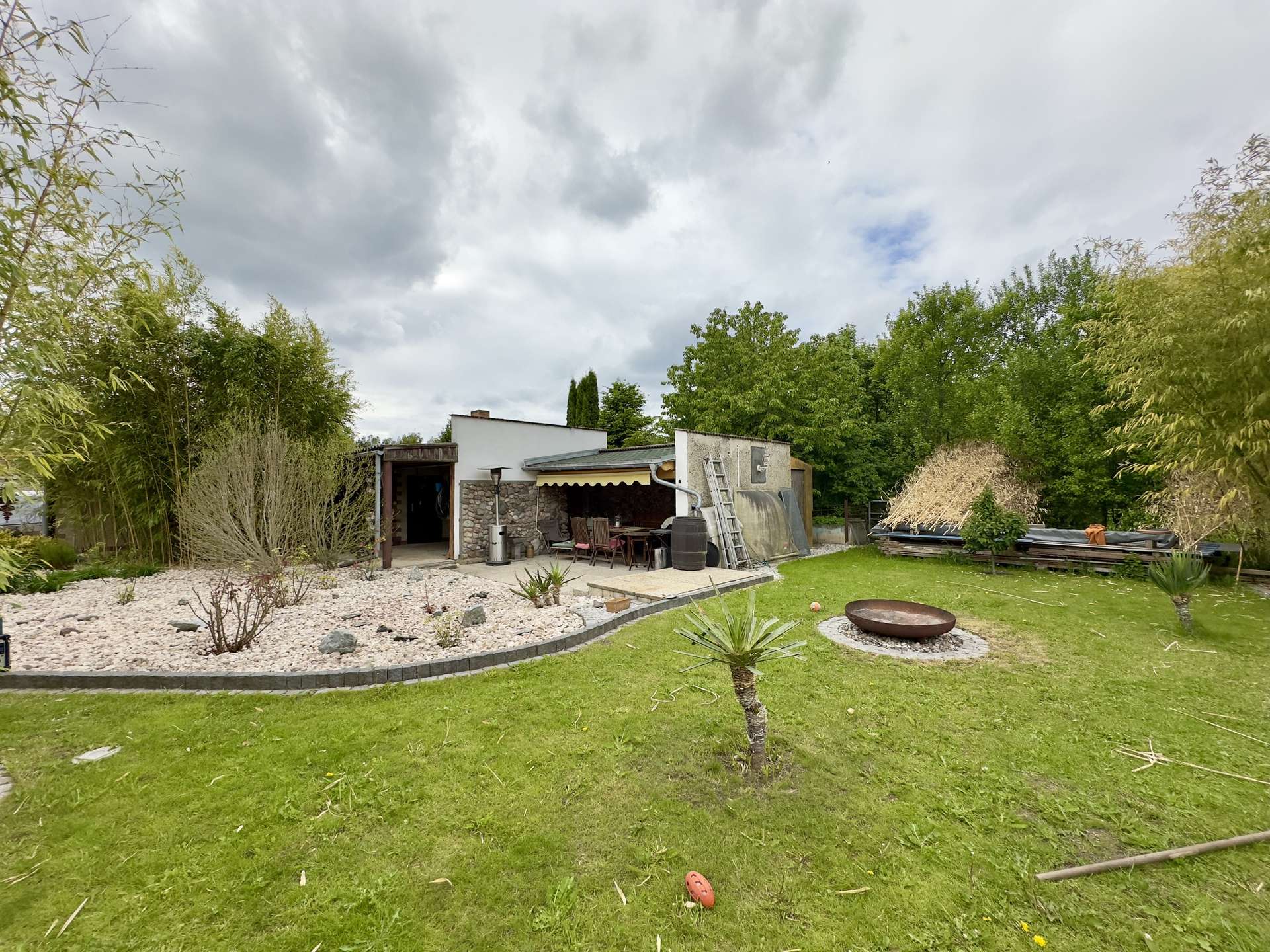 Modernisiertes Einfamilienhaus mit viel Privatsphäre in ruhiger Lage – Bild 5