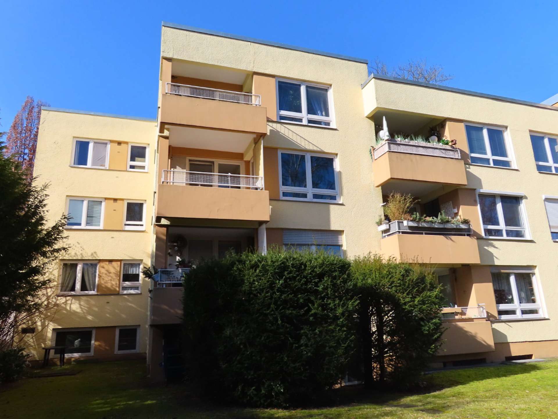 Berlin-Lichtenrade: Gepflegte 2-ZKB-Wohnung mit Balkon & TG-Stellplatz - Bild 6