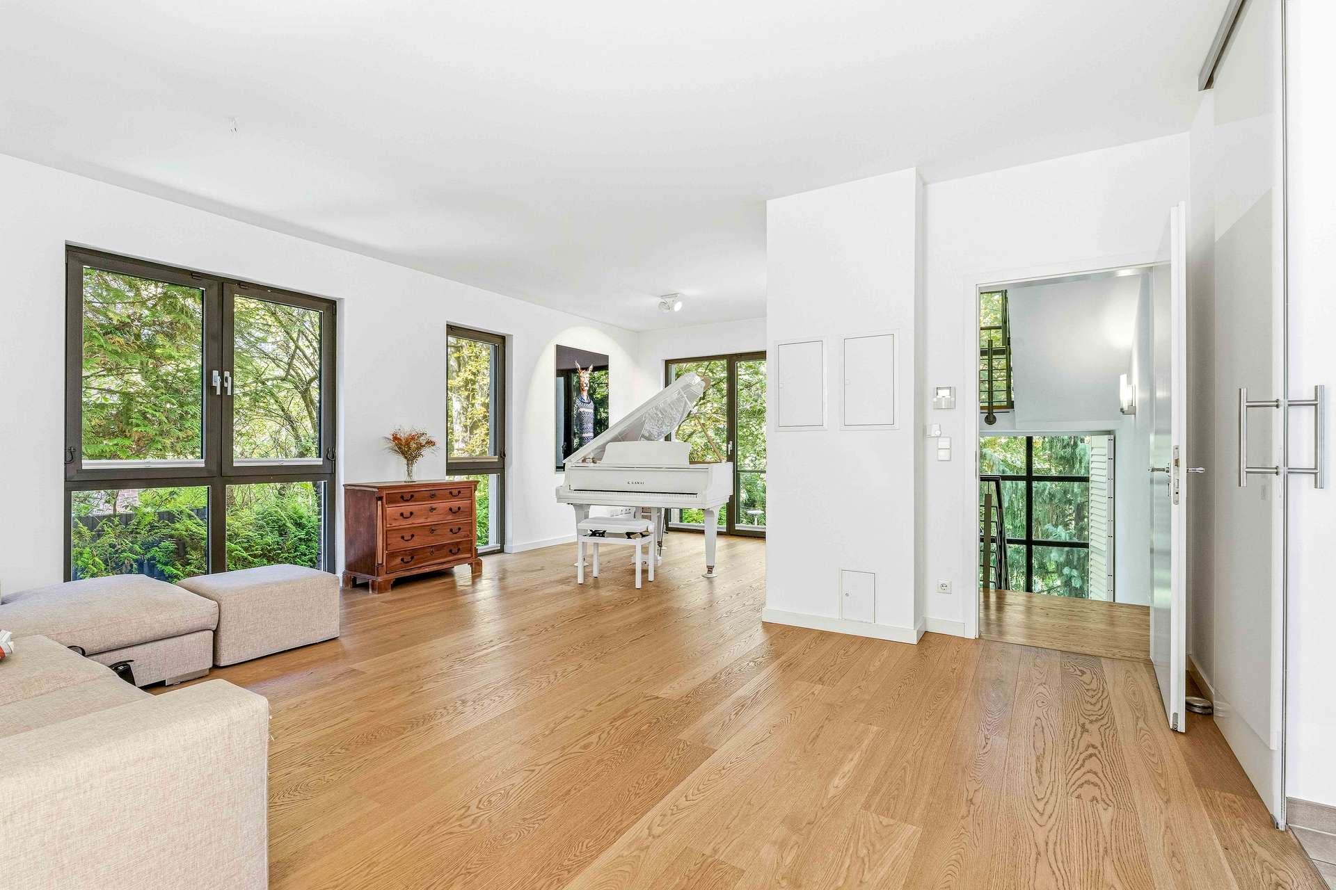 Villa in Topzustand und bester Lage! Luxuriös, modern, 9 Zimmer, Pool, Kamin, Sauna uvm. - Bild 20