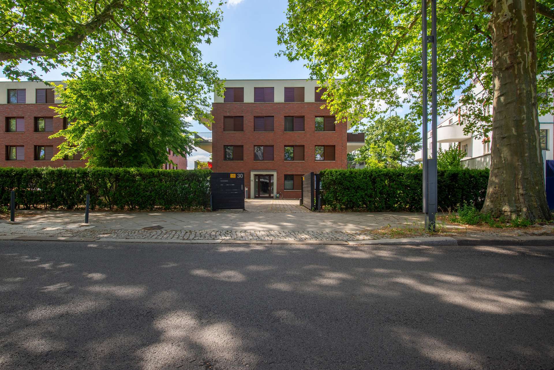 Exklusive 3-Zimmer-Wohnung mit Wasserblick, Balkon, Stellplatz und Aufzug in Alt-Stralau - Bild 18