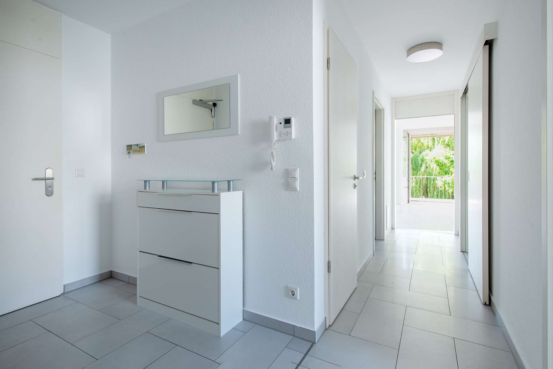 Exklusive 3-Zimmer-Wohnung mit Wasserblick, Balkon, Stellplatz und Aufzug in Alt-Stralau - Bild 10