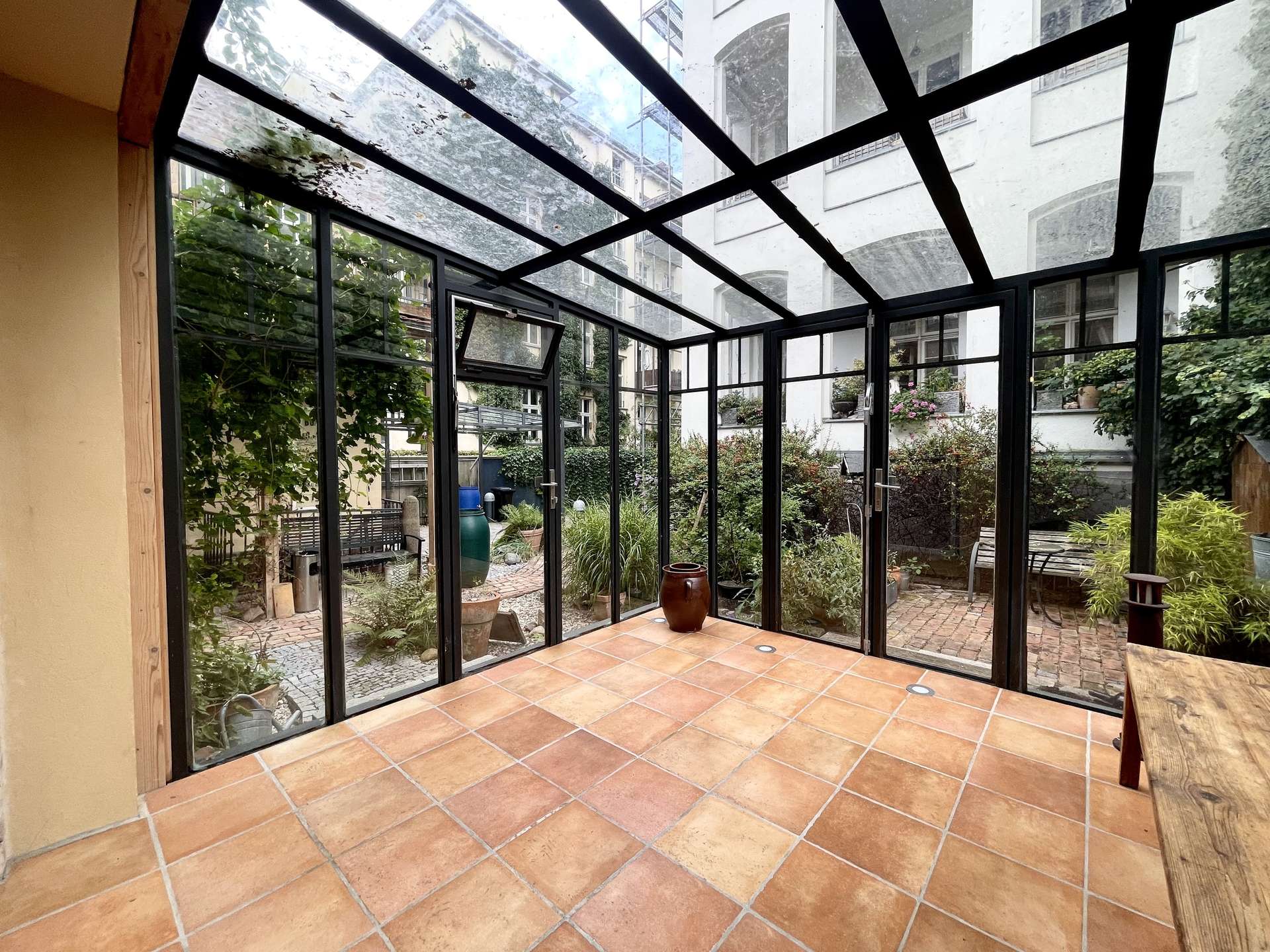 Leerstehende Remise in Berlin-Tiergarten – ca. 160 m² Wohnfläche, Garten, Balkon & Wintergarten - Bild 5