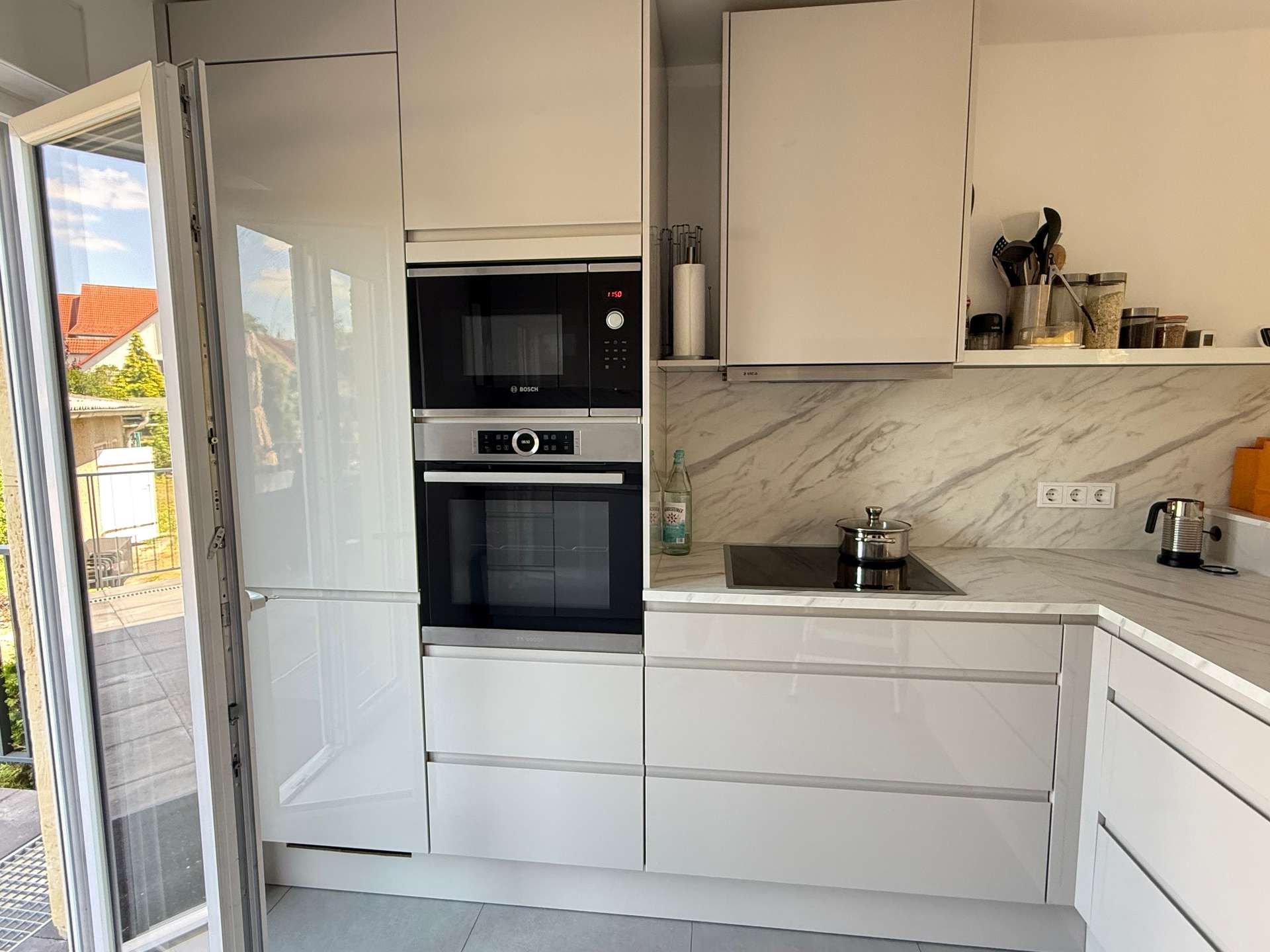 Exklusiv! Modernisiertes Zweifamilienhaus im Kaffeemühlenstil - Bild 6