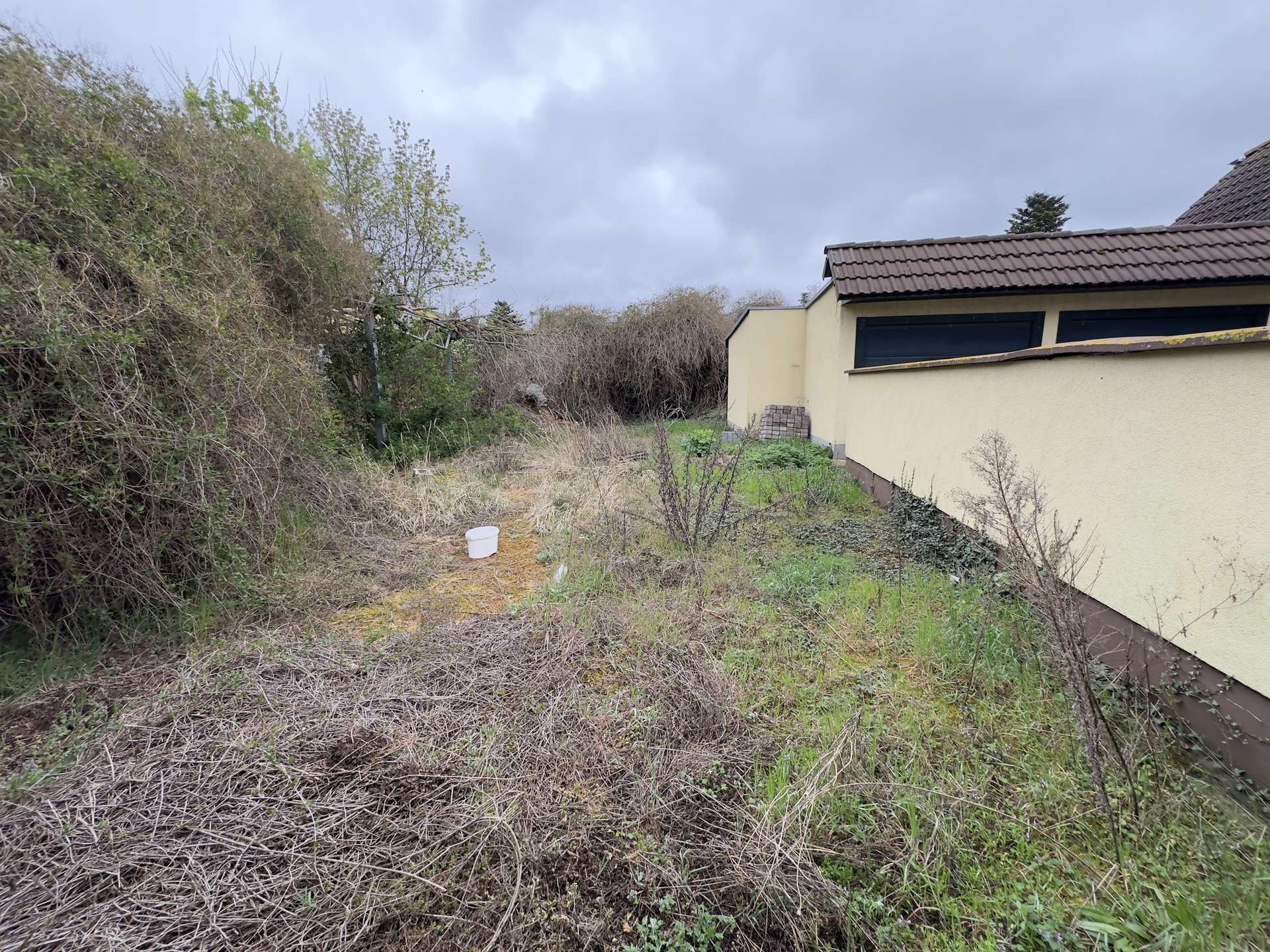 Viel Potential! Anlagepaket aus zwei charmanten Mehrfamilienhäusern mit Entwicklungsspielraum – Bild 3