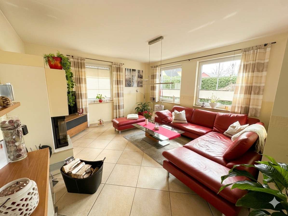 Traumhafte Stadtvilla mit Doppelgarage und A+ Energieeffizienz in familienfreundlicher Lage – Bild 3