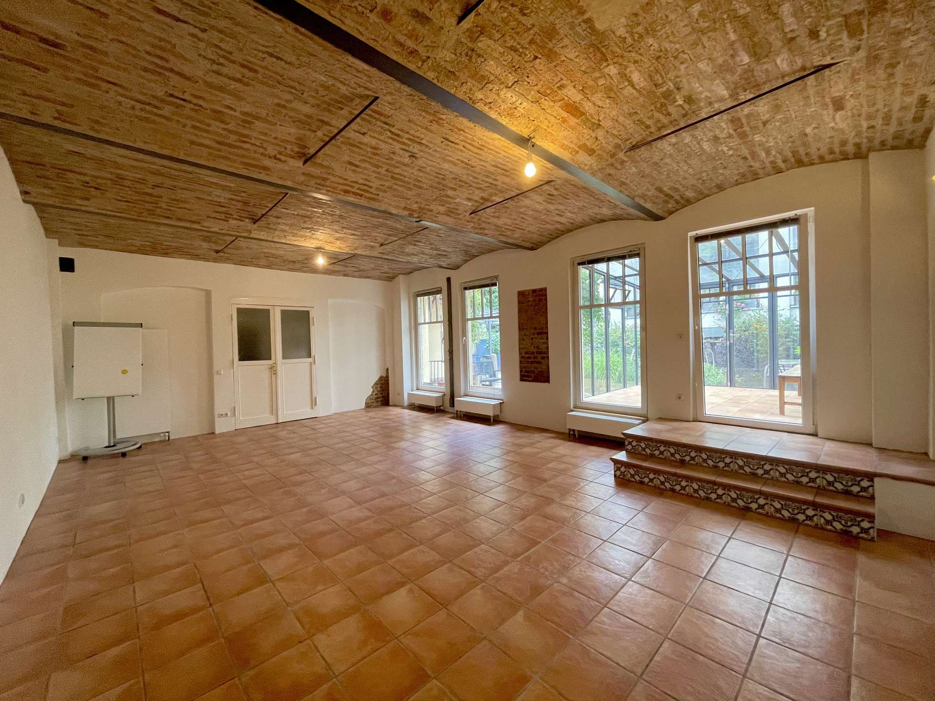 Leerstehende Remise in Berlin-Tiergarten – ca. 160 m² Wohnfläche, Garten, Balkon & Wintergarten - Bild 7