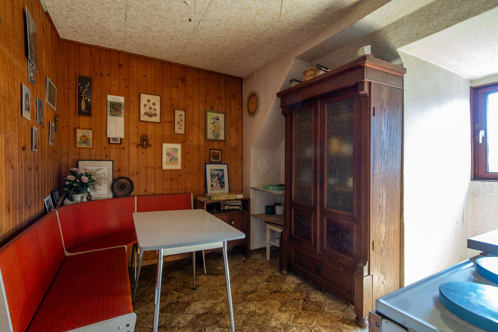 Freistehend wirkende DHH mit großem Garten, 3 separaten Wohnbereichen, Keller & Garage - Bild 21