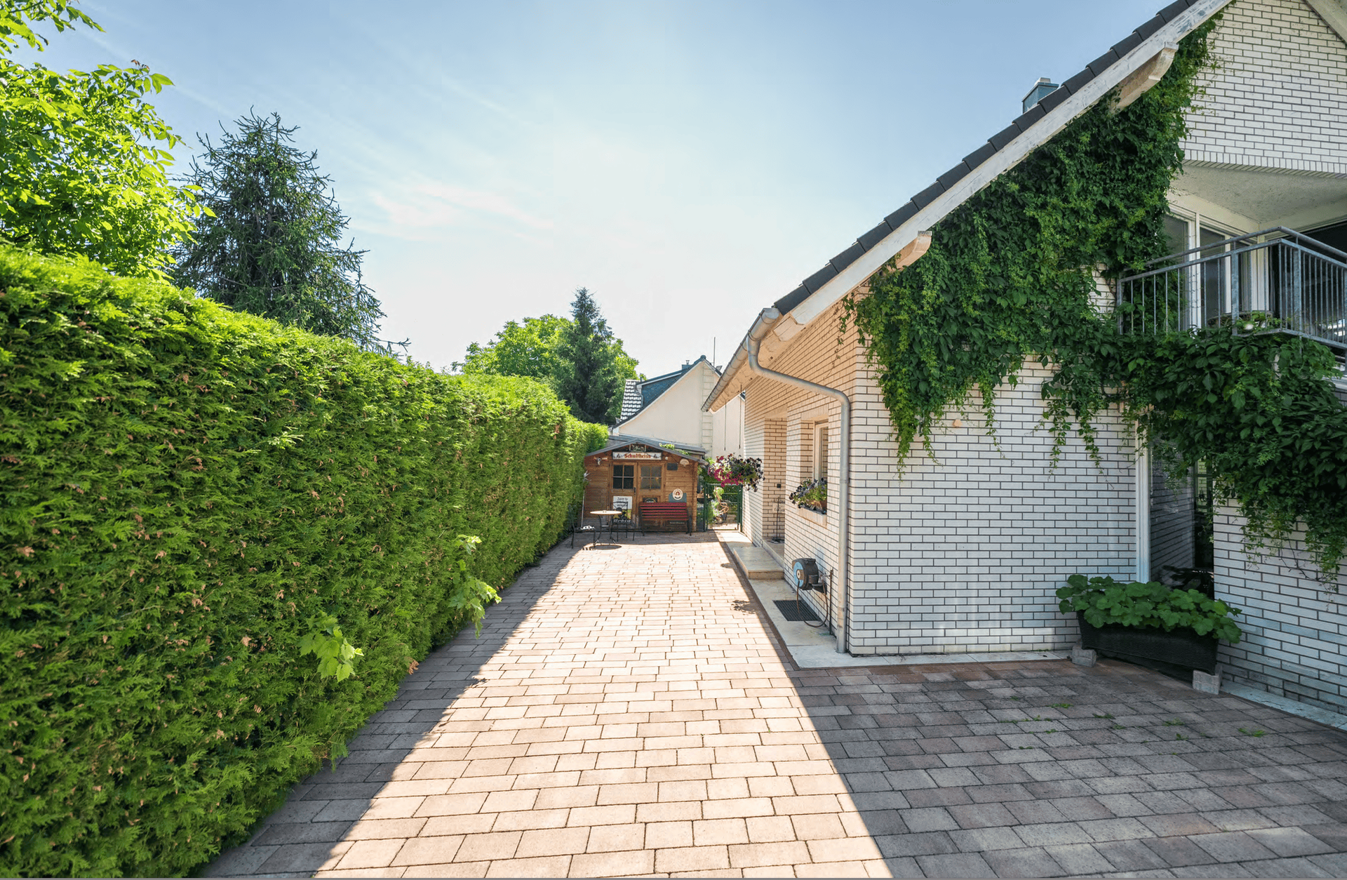Hochwertiges Einfamilienhaus mit stilvollem Wohnkonzept auf 500m2 Grundstück in zentraler Lage! - Bild 5