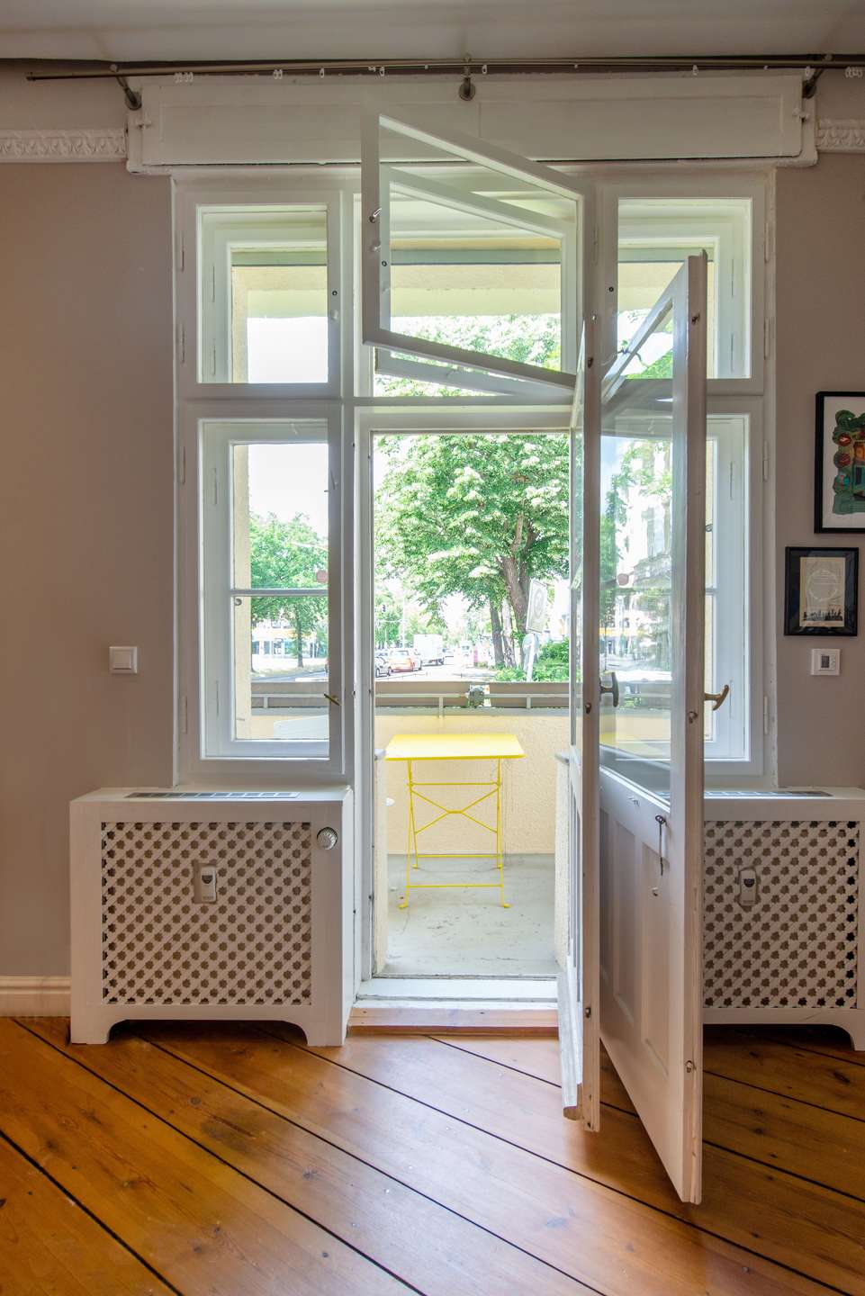Stilvoll modernisierte Altbauwohnung mit Balkon am Stadtpark Steglitz - Bild 4