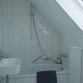 4-Zimmer-Wohnung · Filderstadt · 94 m² · 525.000 € kaufen - Badezimmer DG