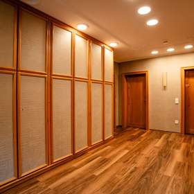 Luxuriöses Refugium: Einzigartige Villa auf 750qm mit indoor Pool in bevorzugter Lage von Ramstein - Ankleide